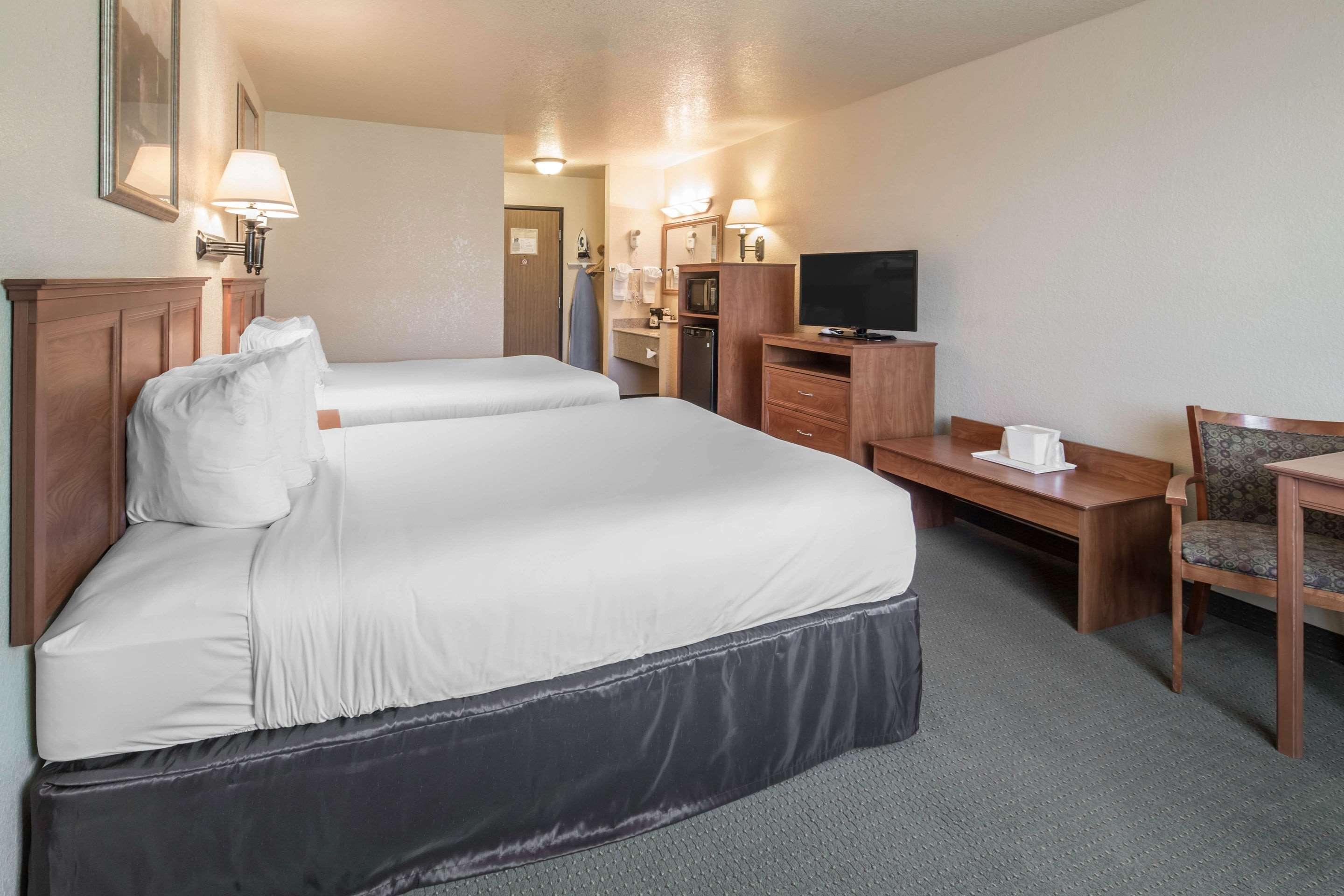 Quadruple Two Queen Beds Non Smoking