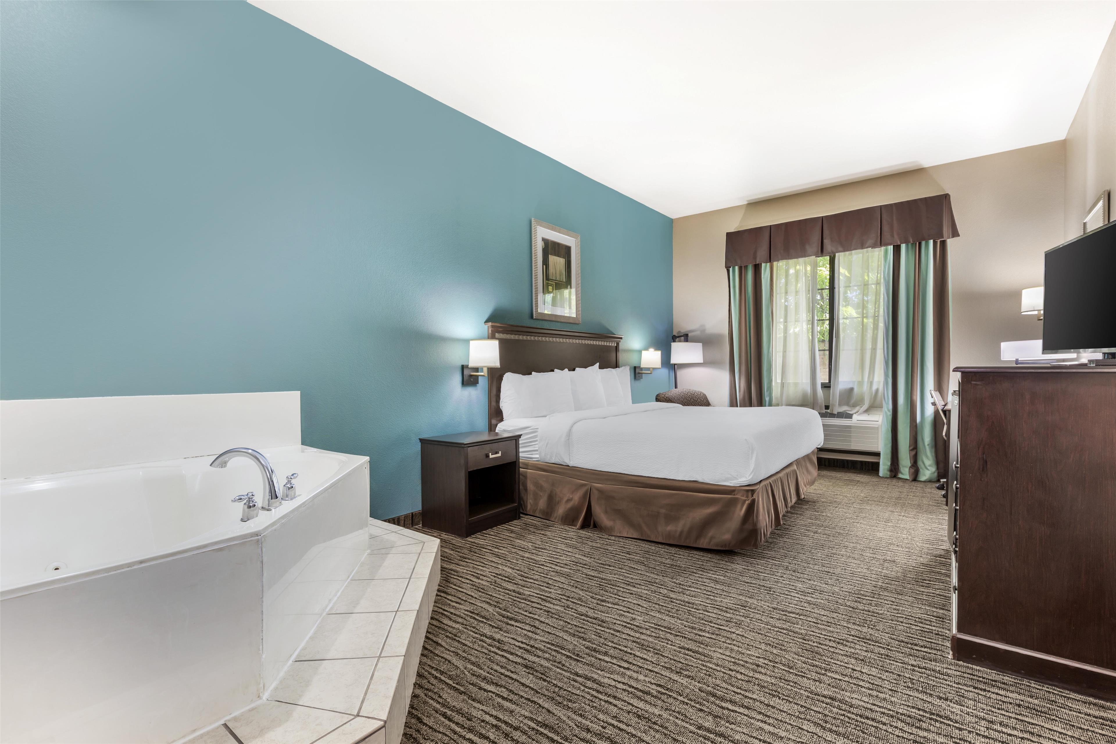 Suite King Bed with Jacuzzi