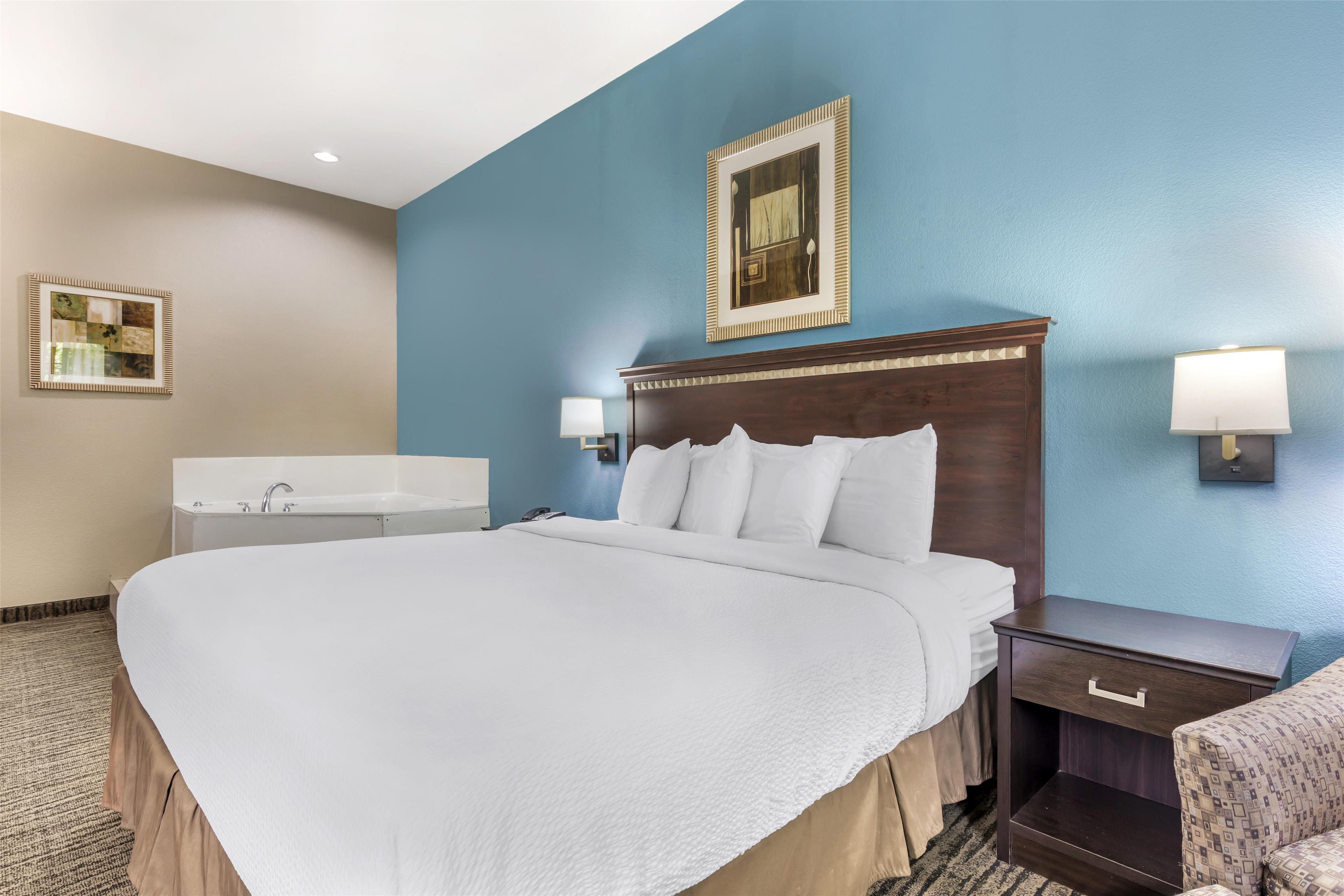 Suite King Bed with Jacuzzi