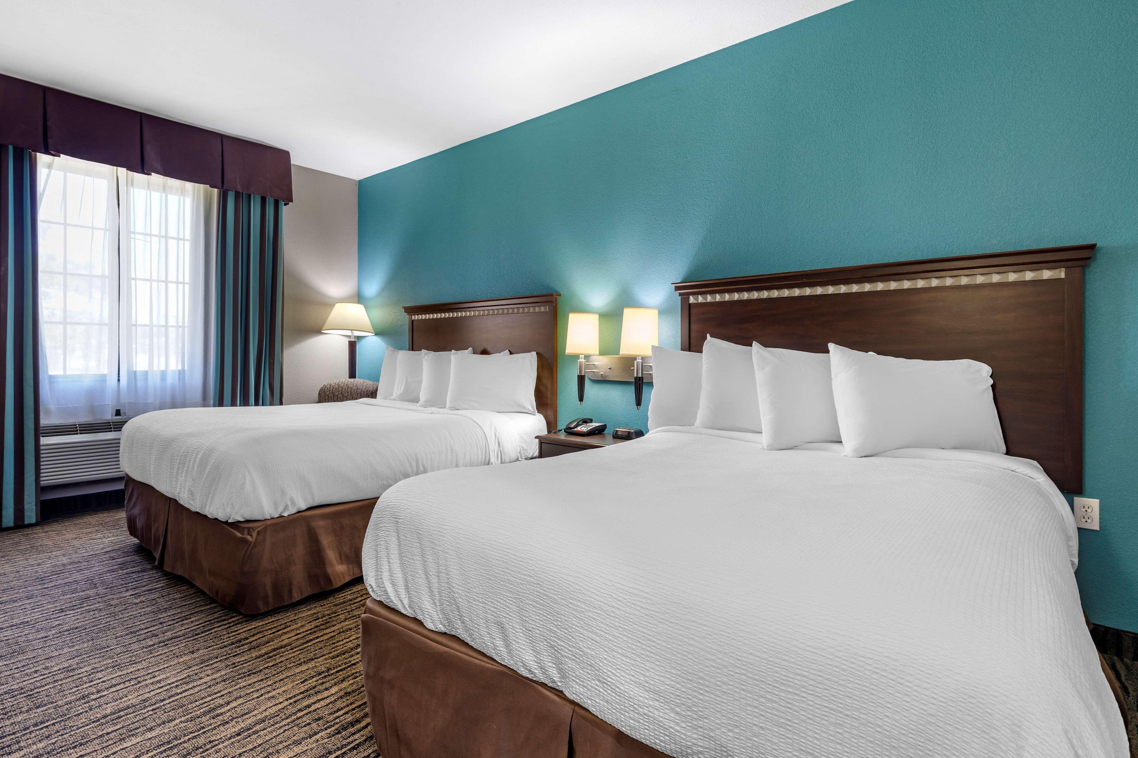 Quadruple Executive Two Queen Beds