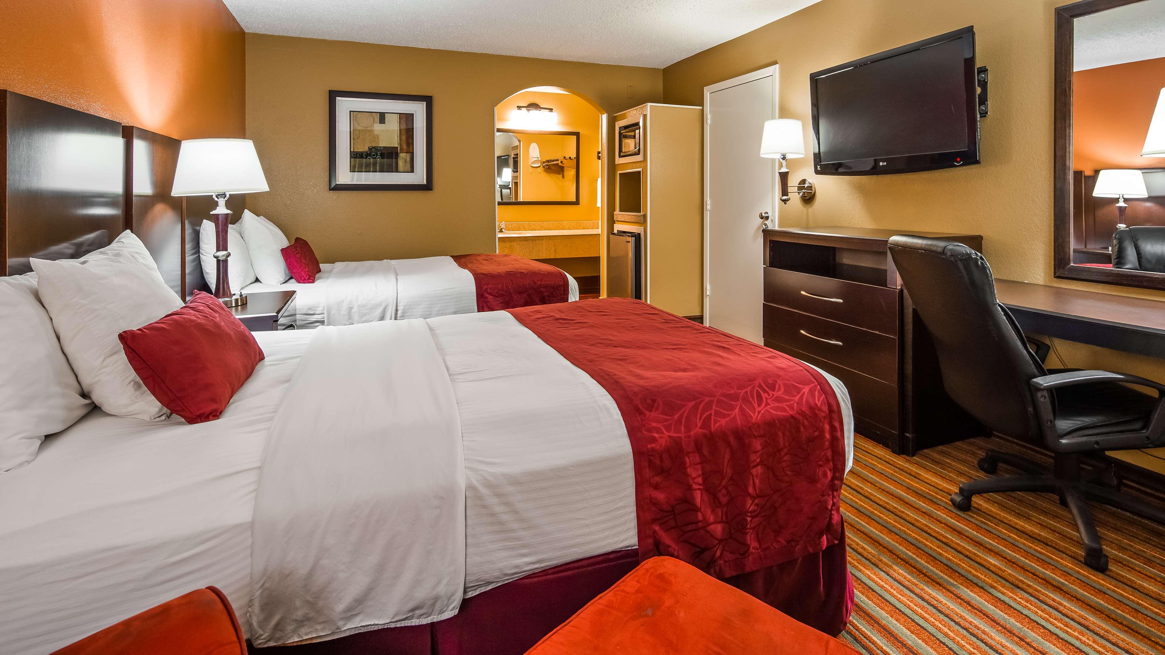 Family Room Two Queen Beds