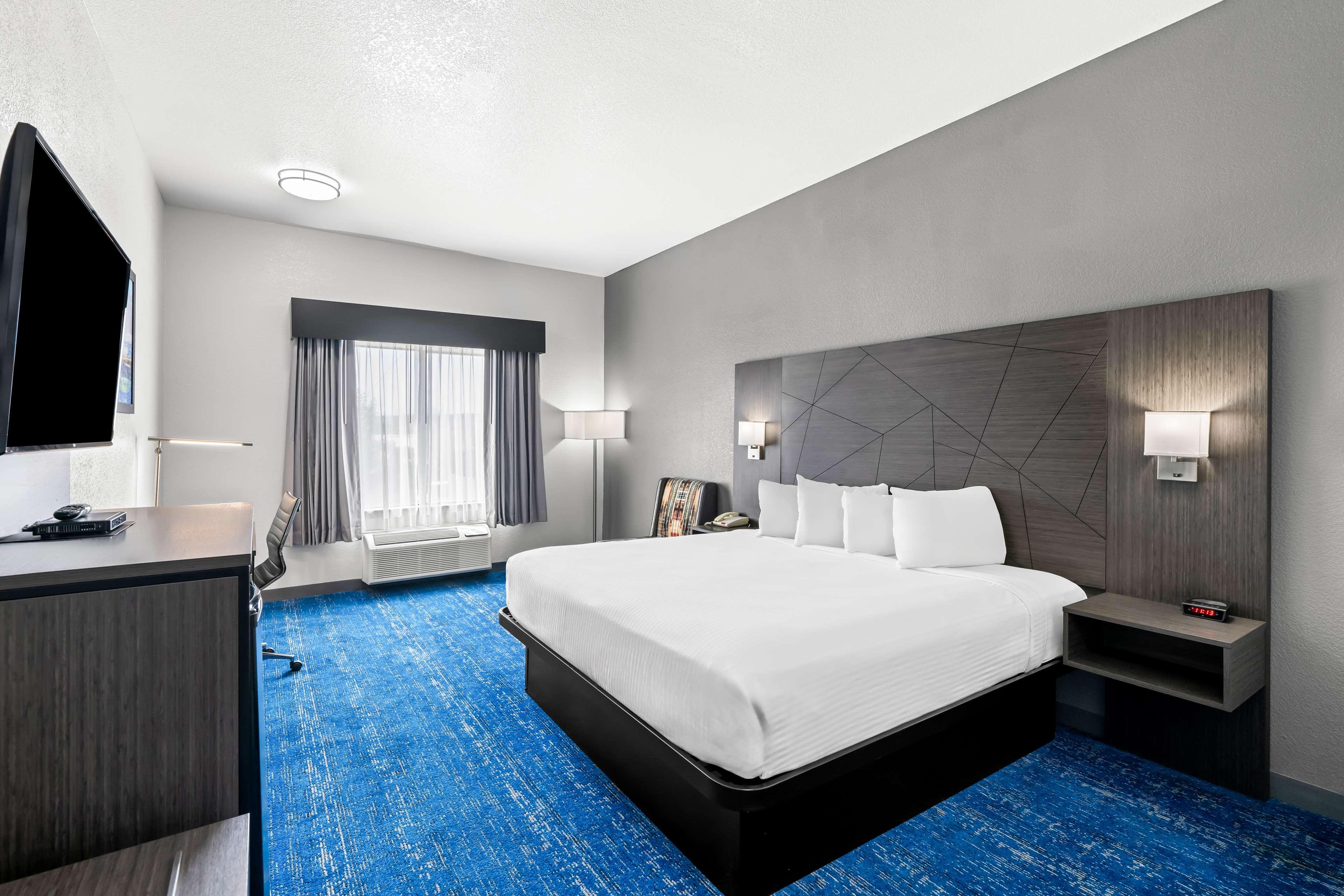 Double Accessible King Size Bed