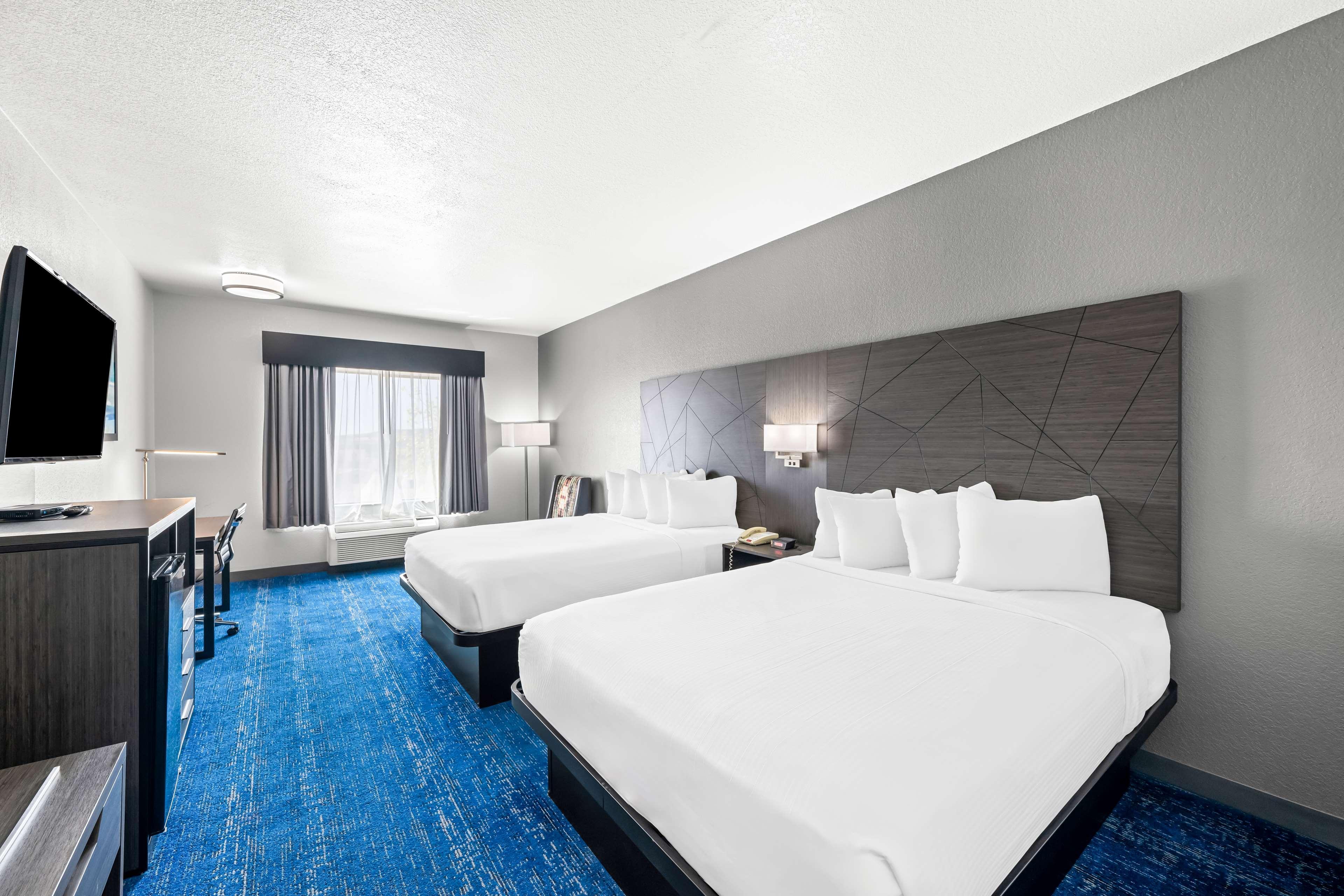 Quadruple Accessible-two Queen Beds