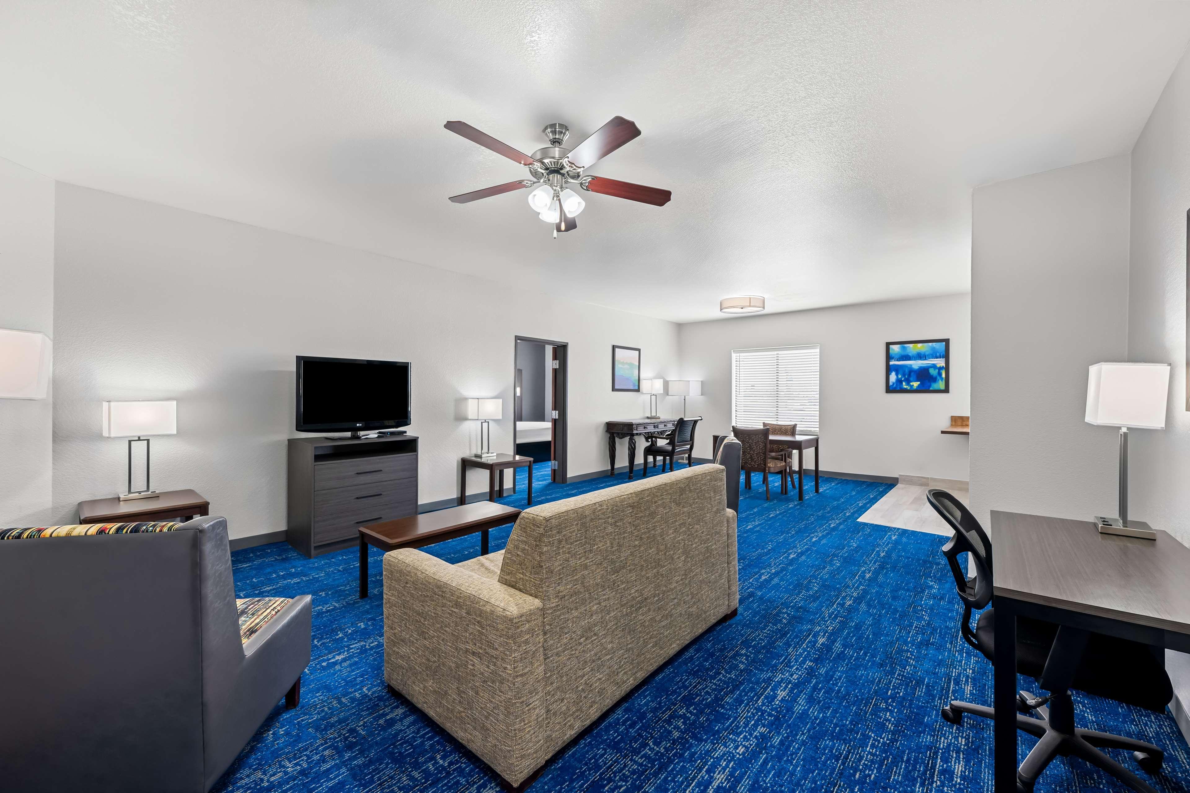 Triple with Kitchenette