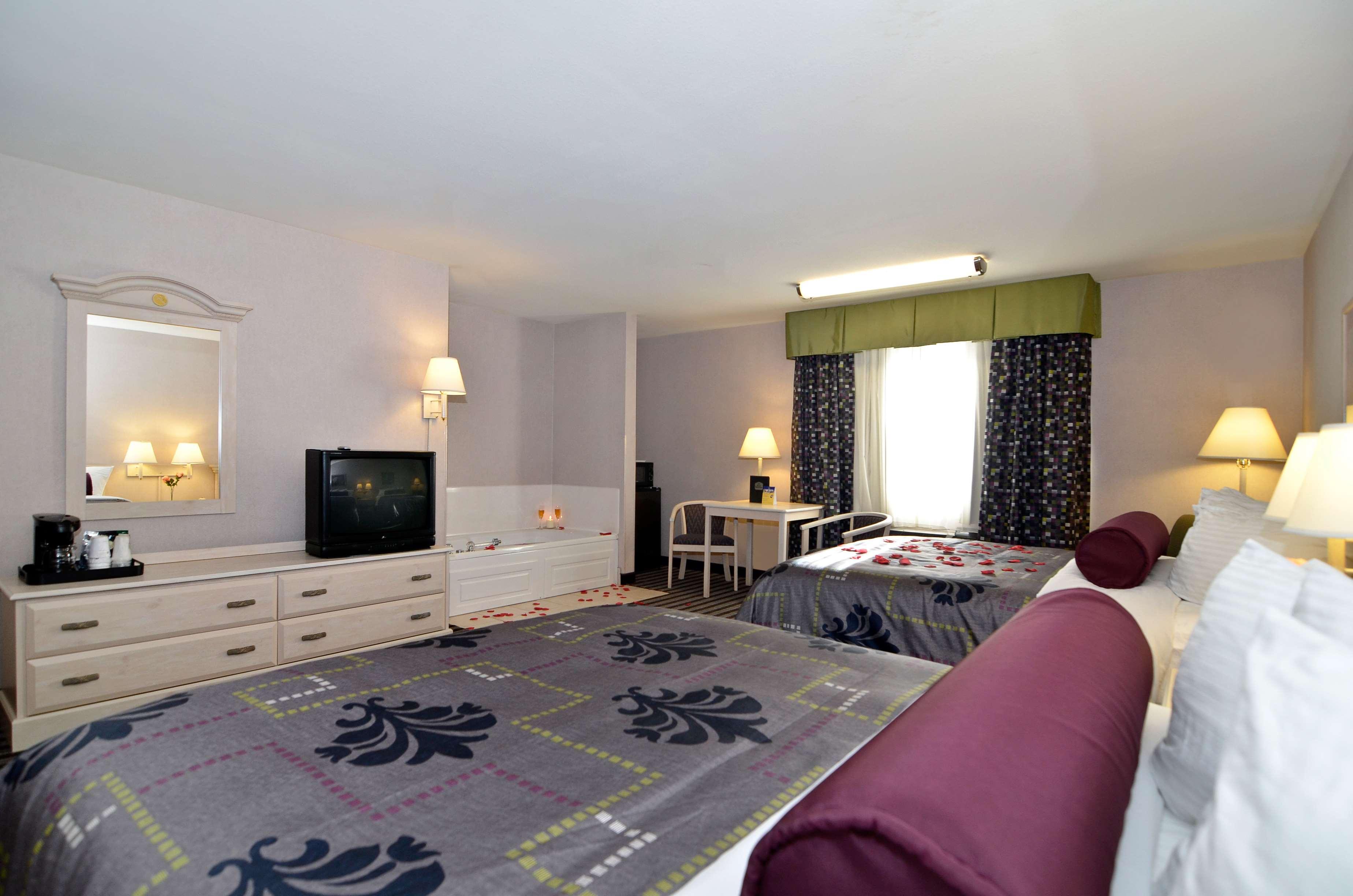 Suite Two Queen Beds