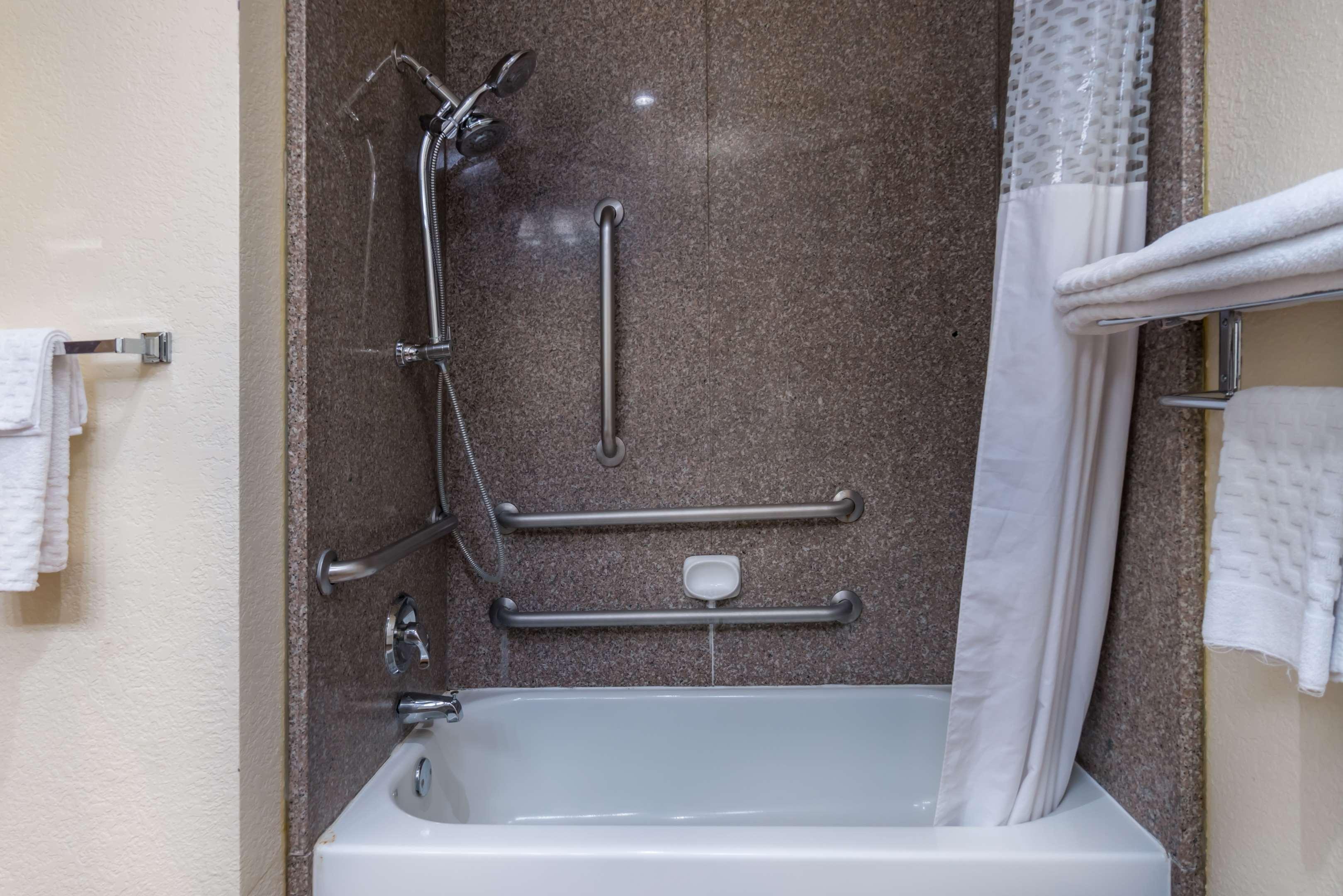 Room Accessible-two Queen Beds