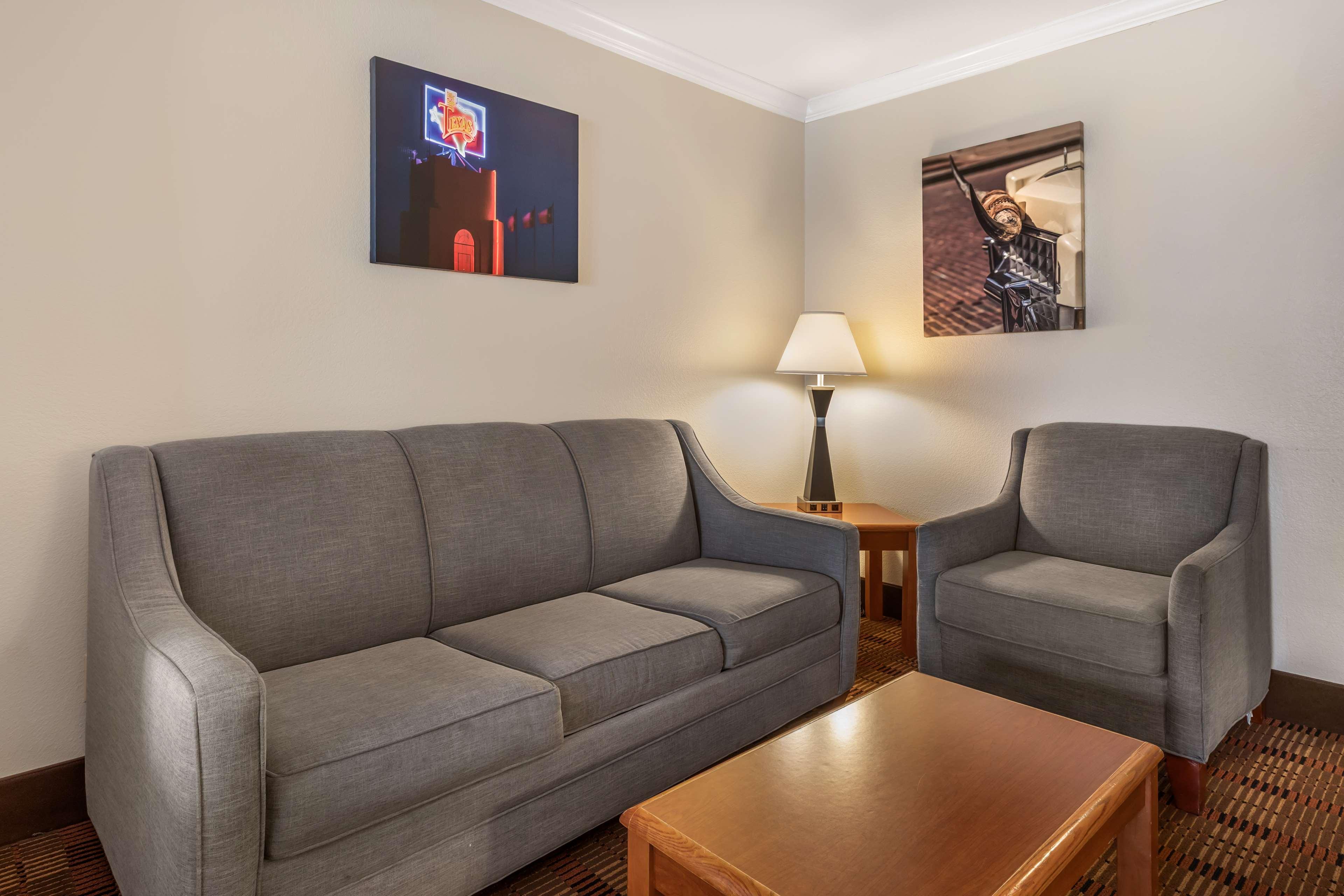 Suite Two Queen Beds