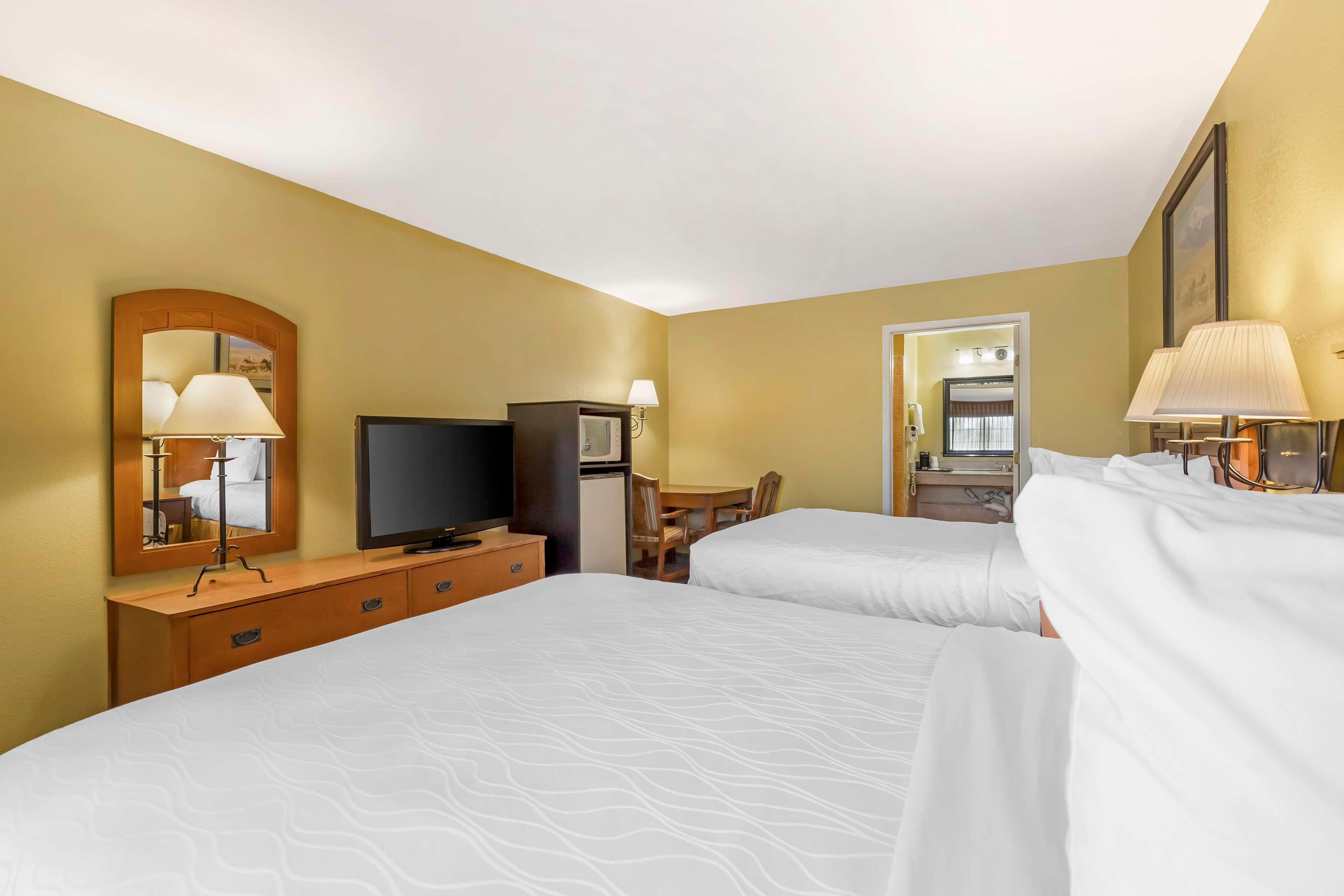 Quadruple Accessible-two Queen Beds