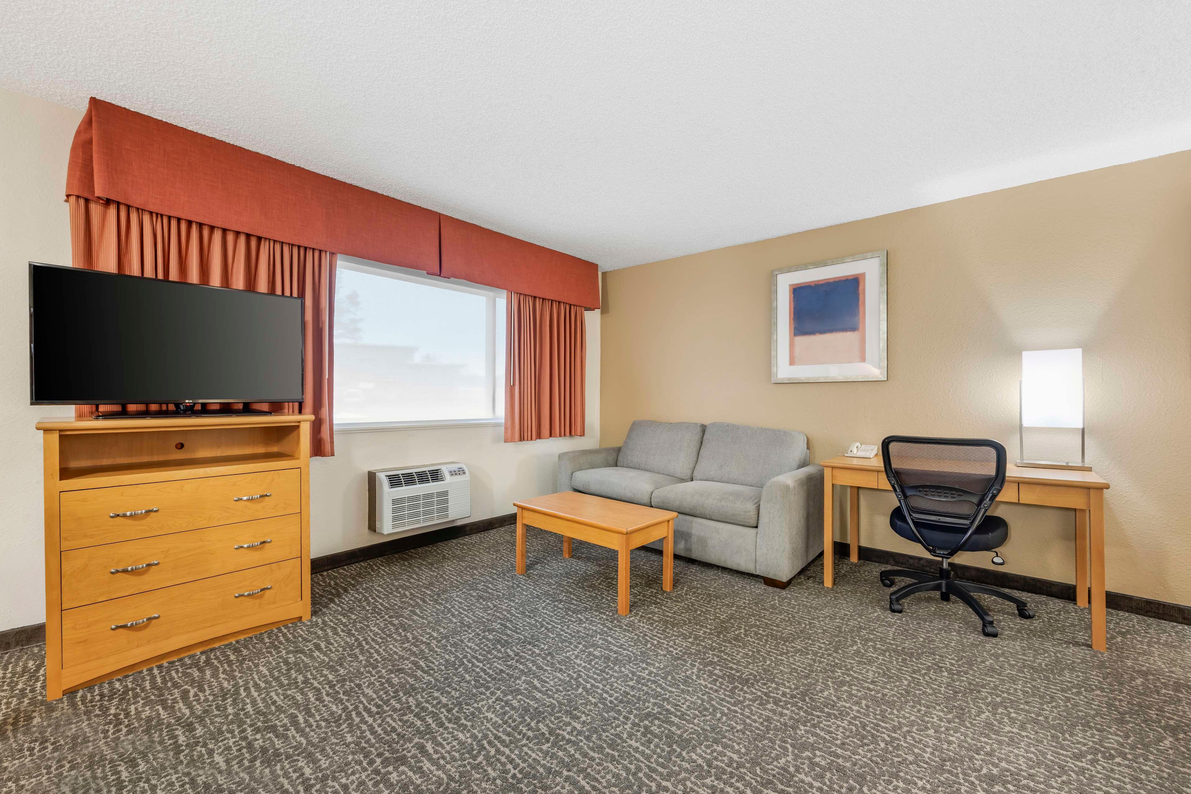 Suite Queen Size Bed