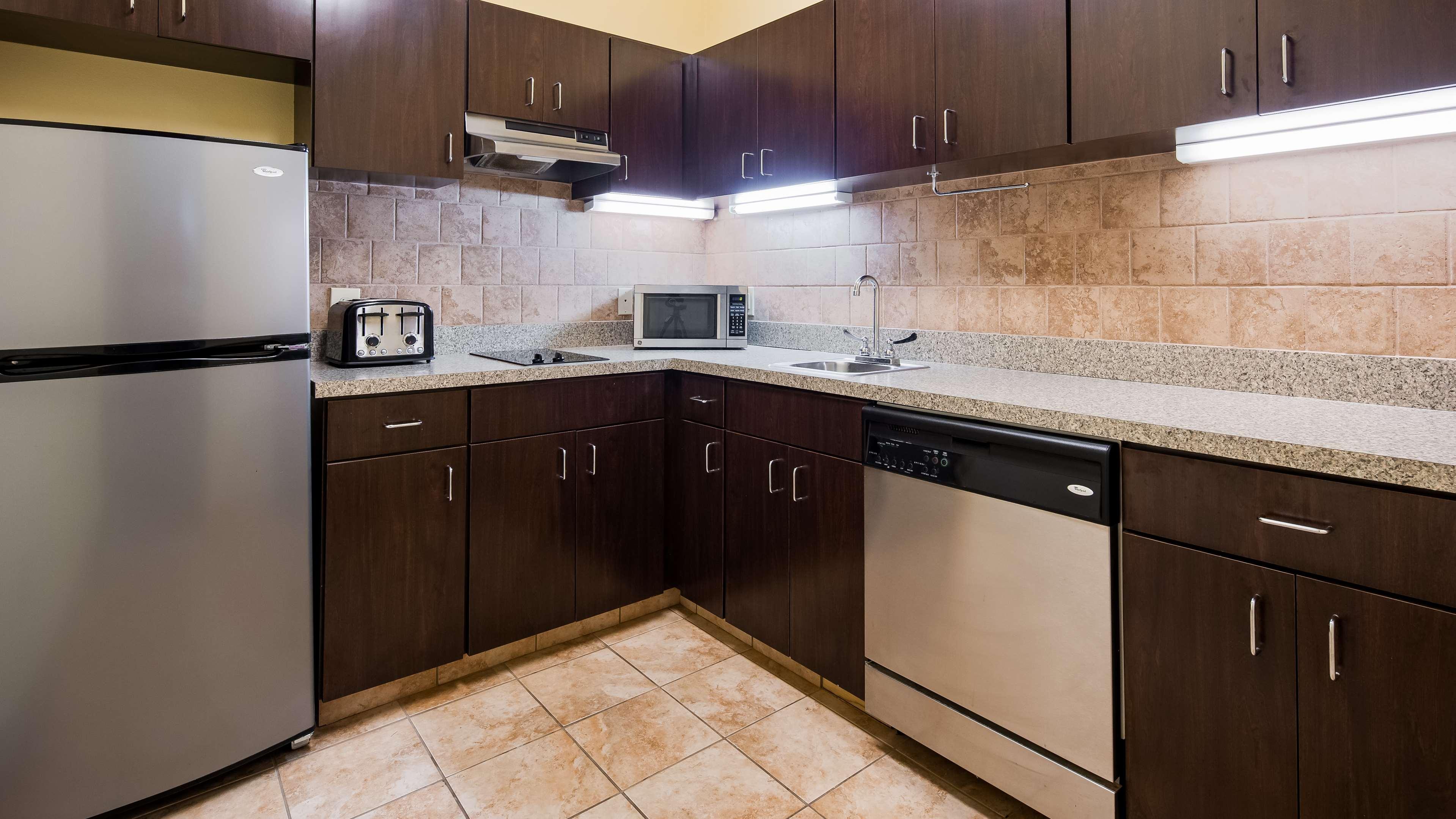 Suite with Kitchenette