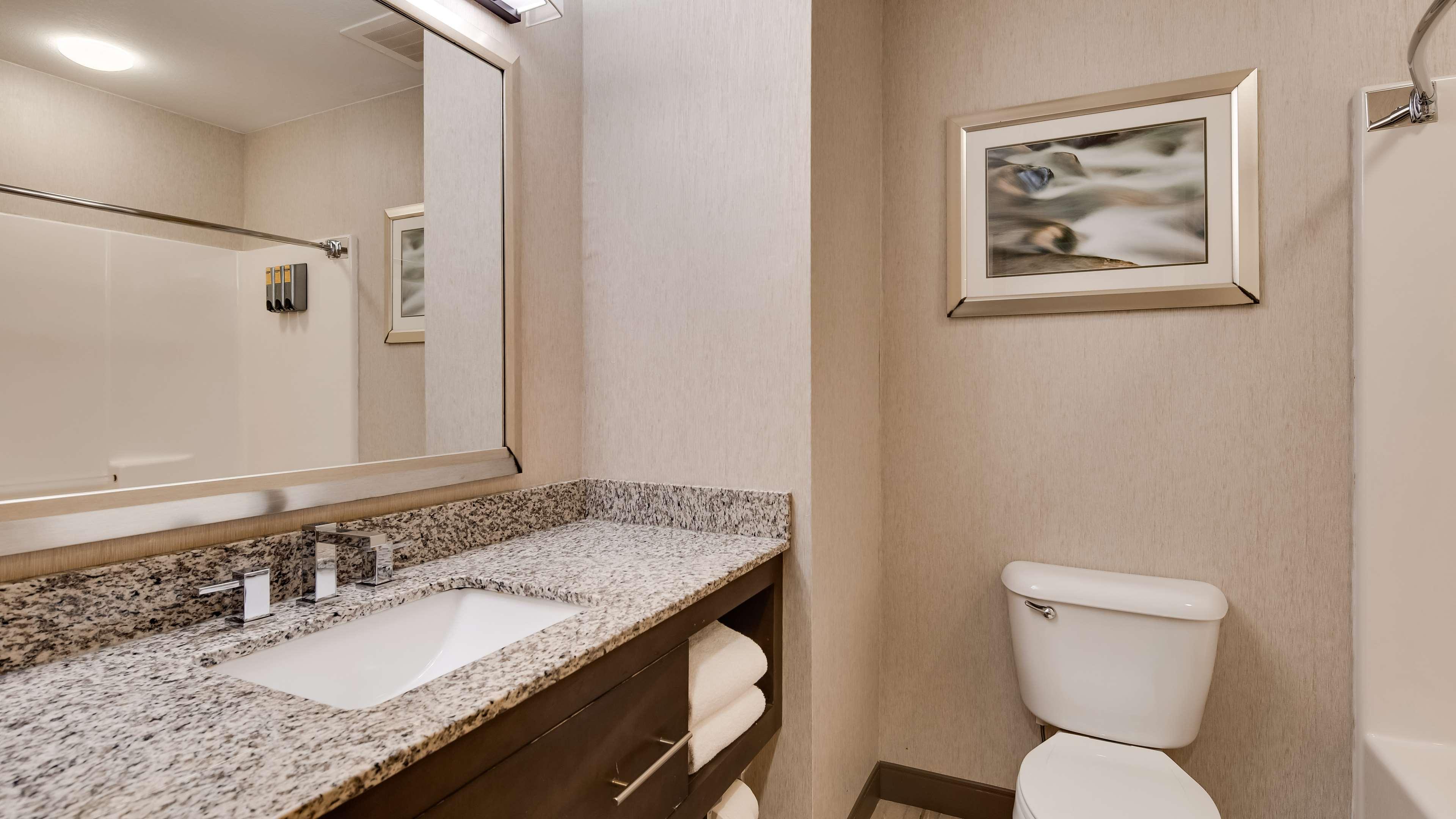 Suite Two Queen Beds