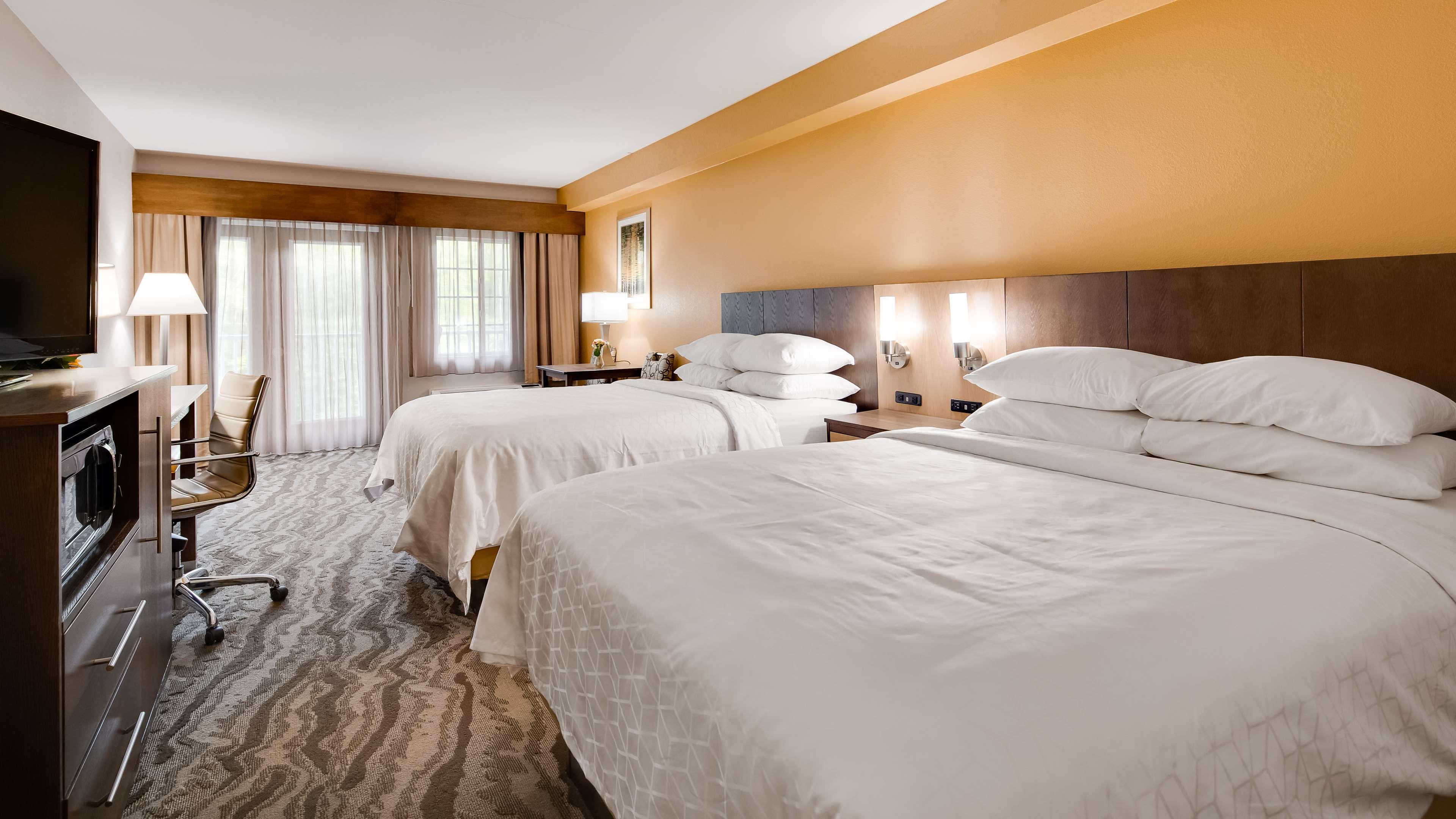 Suite Two Queen Beds