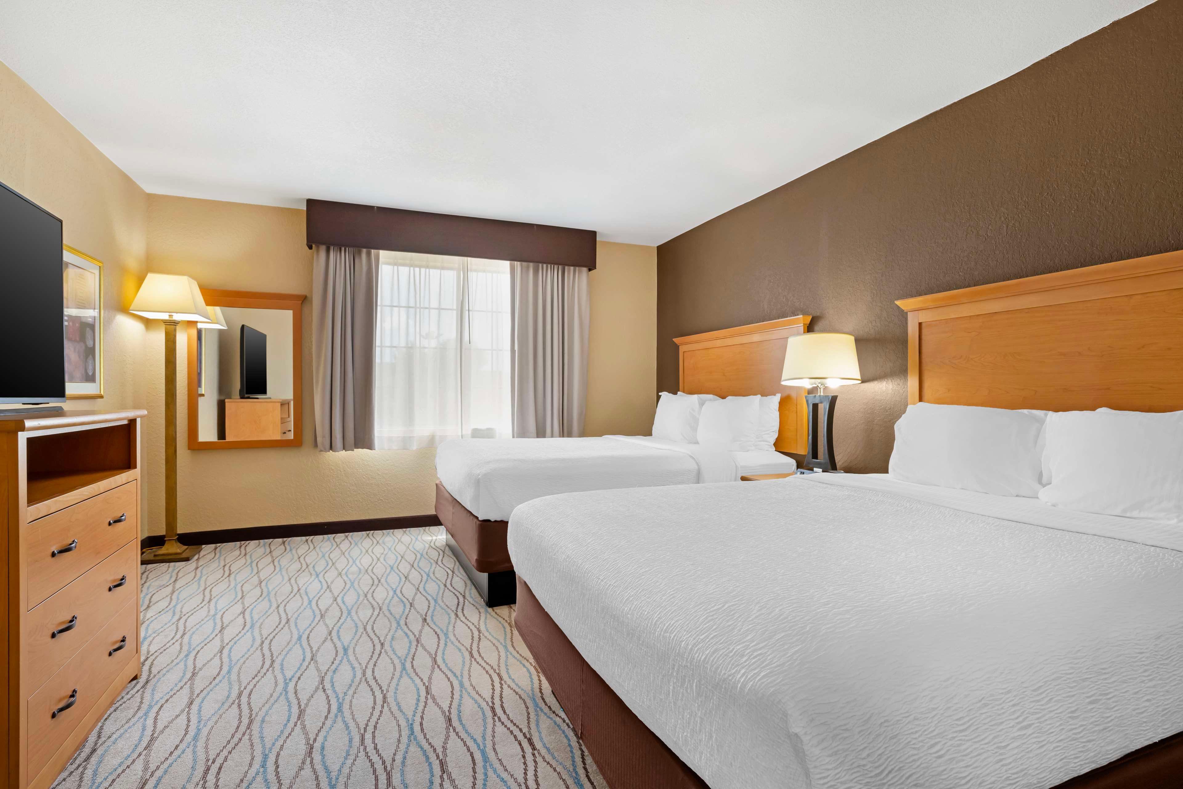 Suite Two Queen Beds Non Smoking