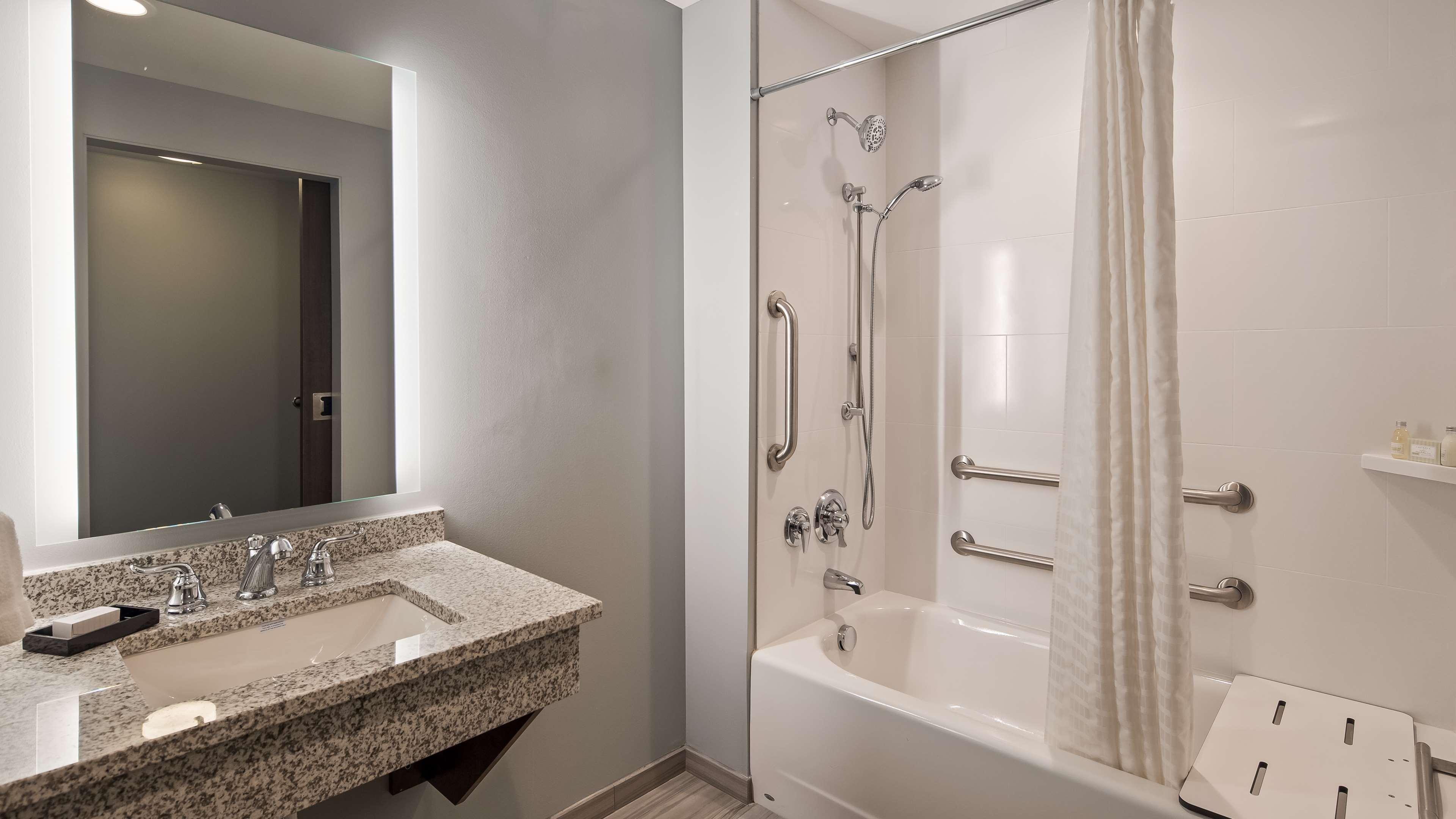 Quadruple Accessible-two Queen Beds