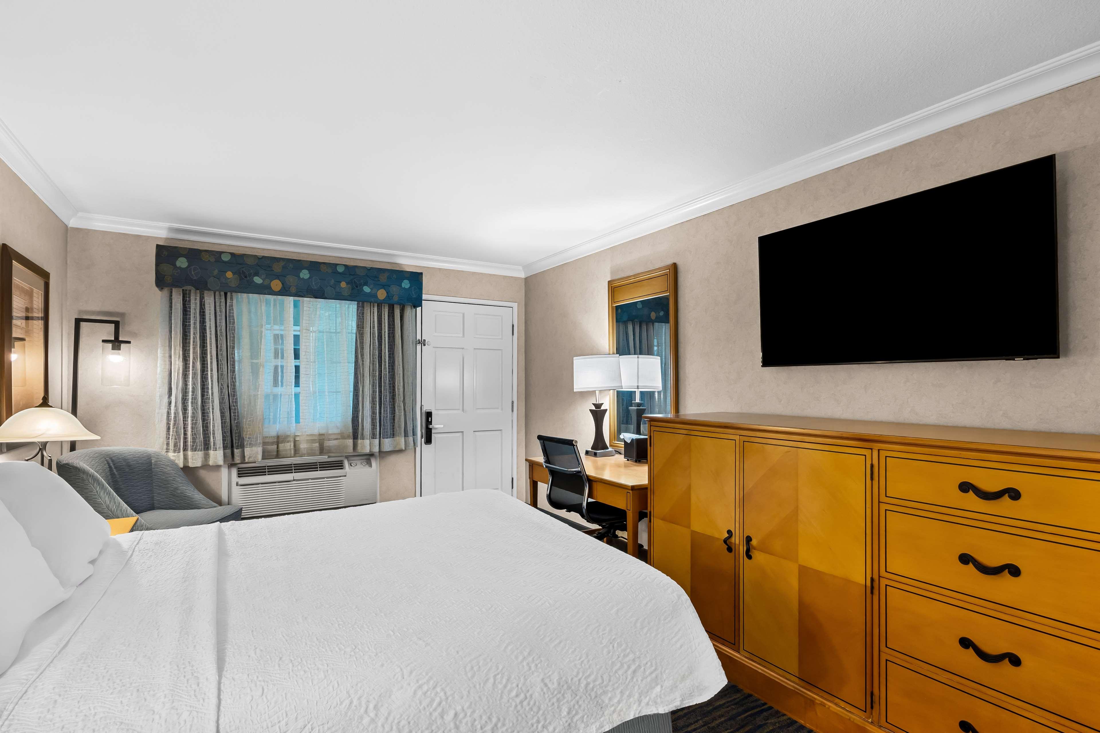 Double Queen Size Bed