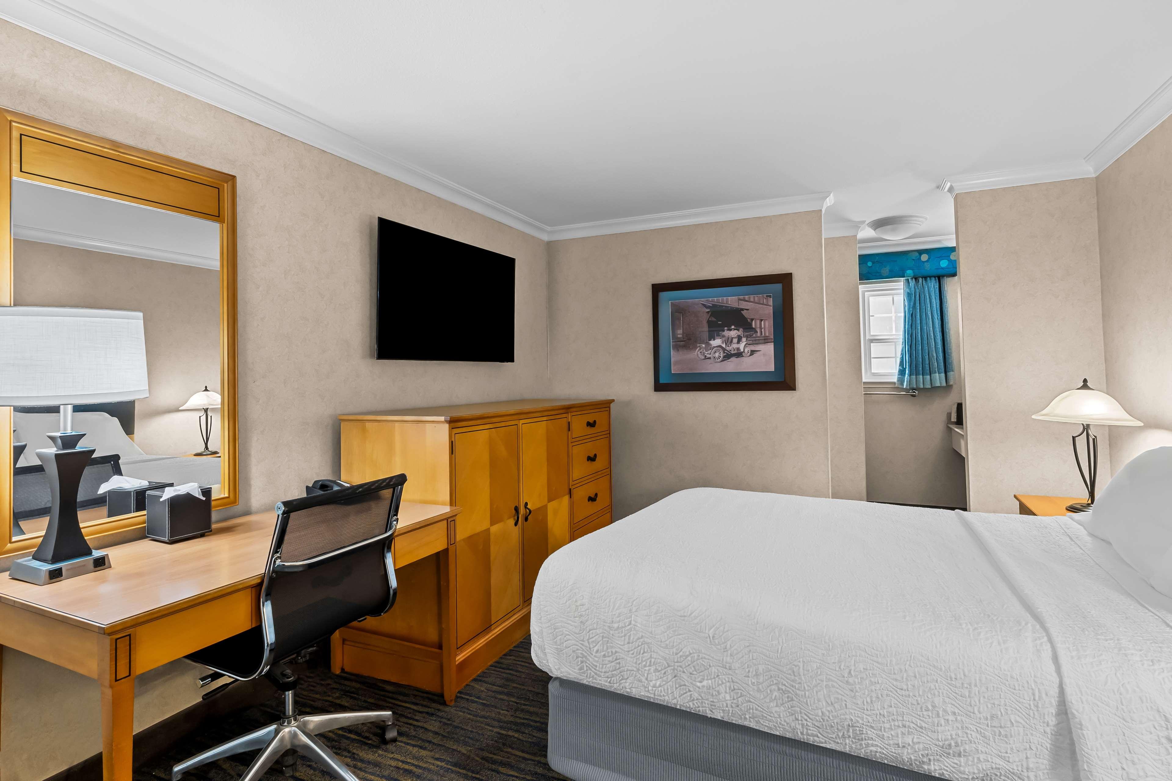 Double Queen Size Bed