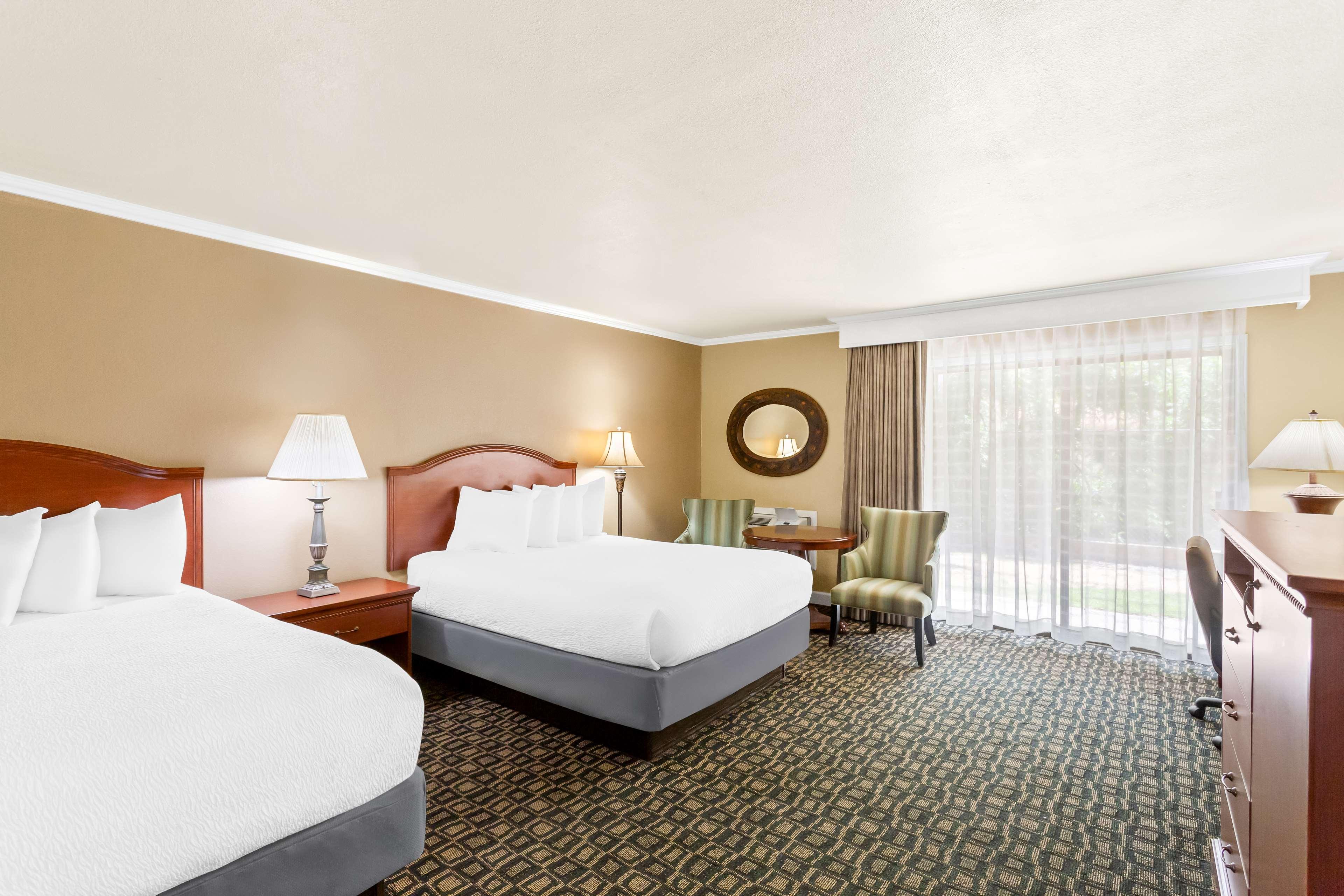 Suite Two Queen Beds