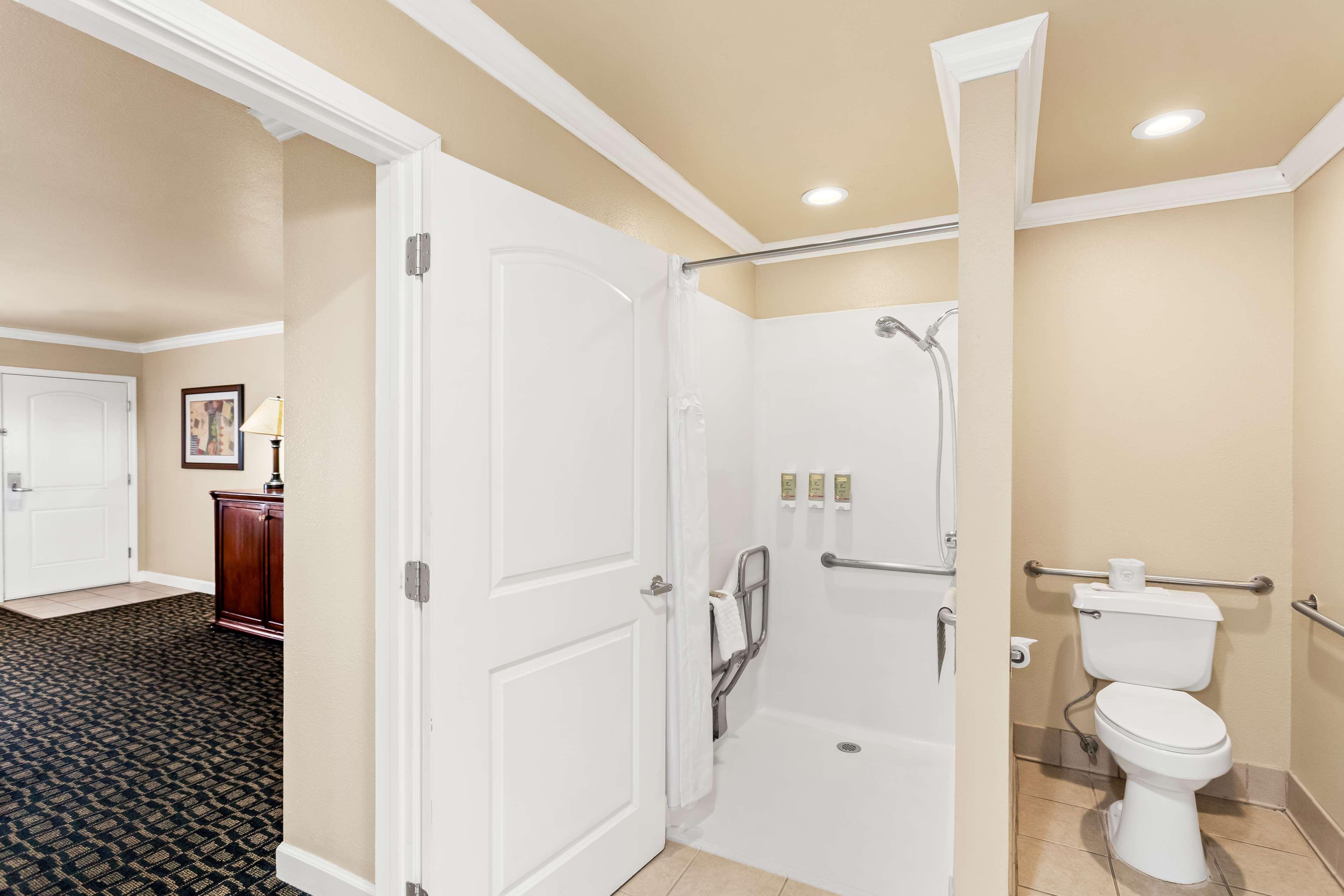 Quadruple Accessible-two Queen Beds