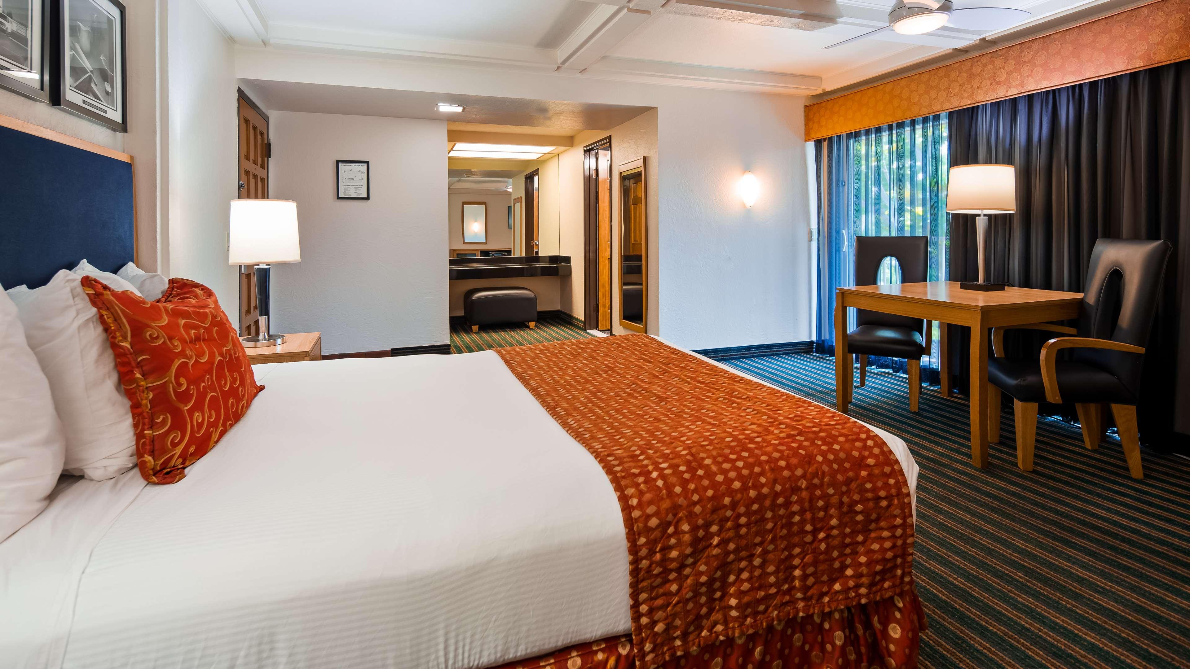 Double Queen Size Bed