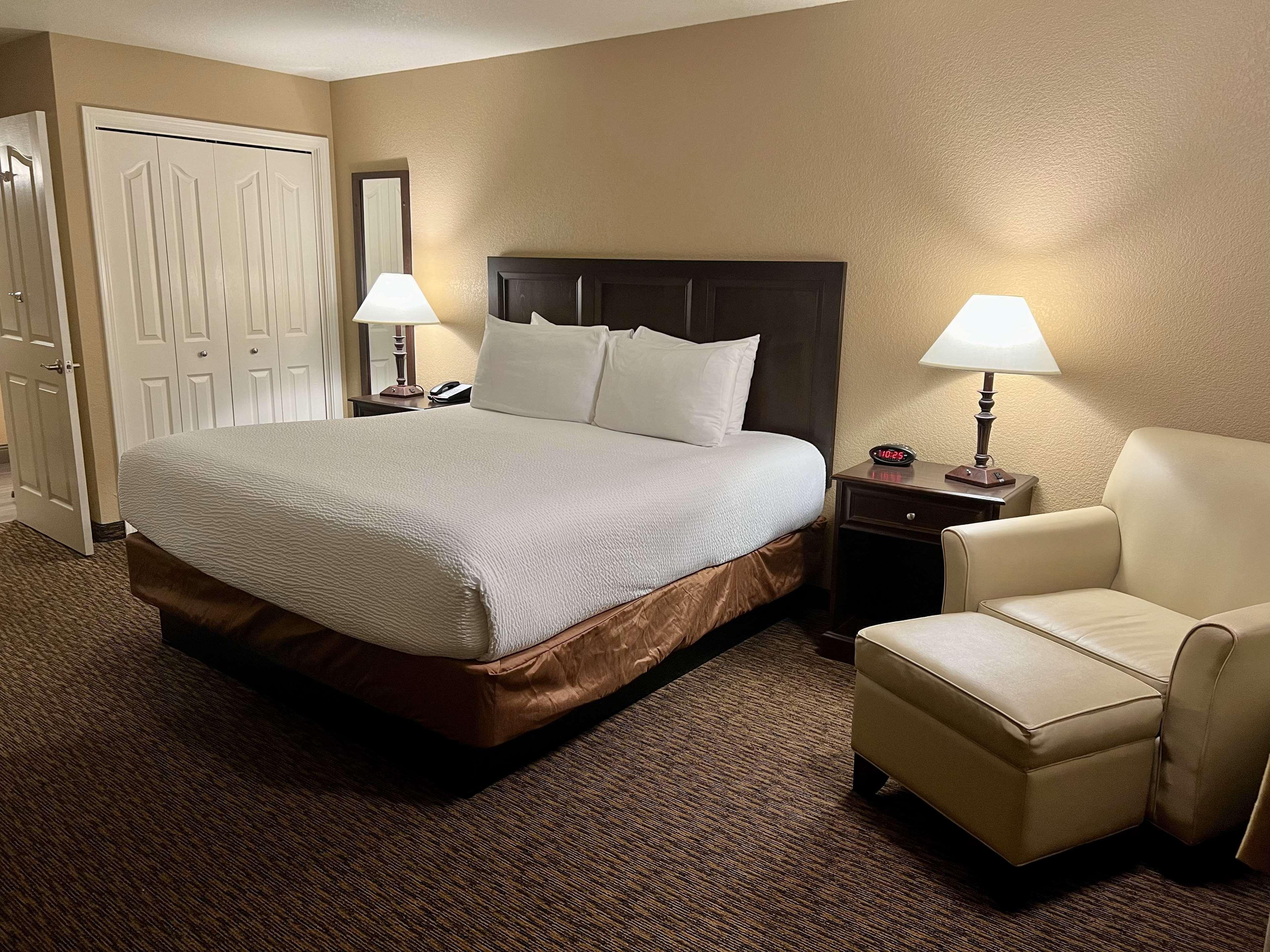 Room King Bed Non Smoking