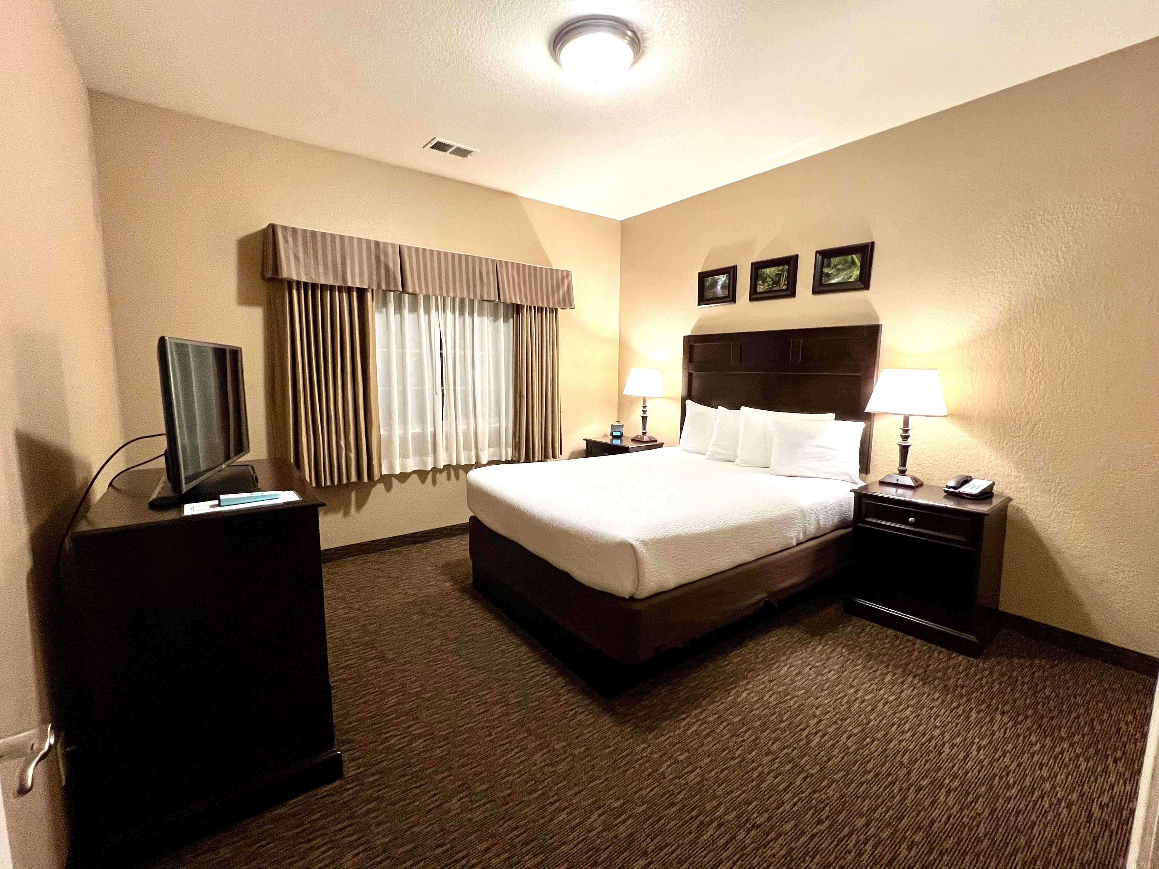 Suite Queen Size Bed