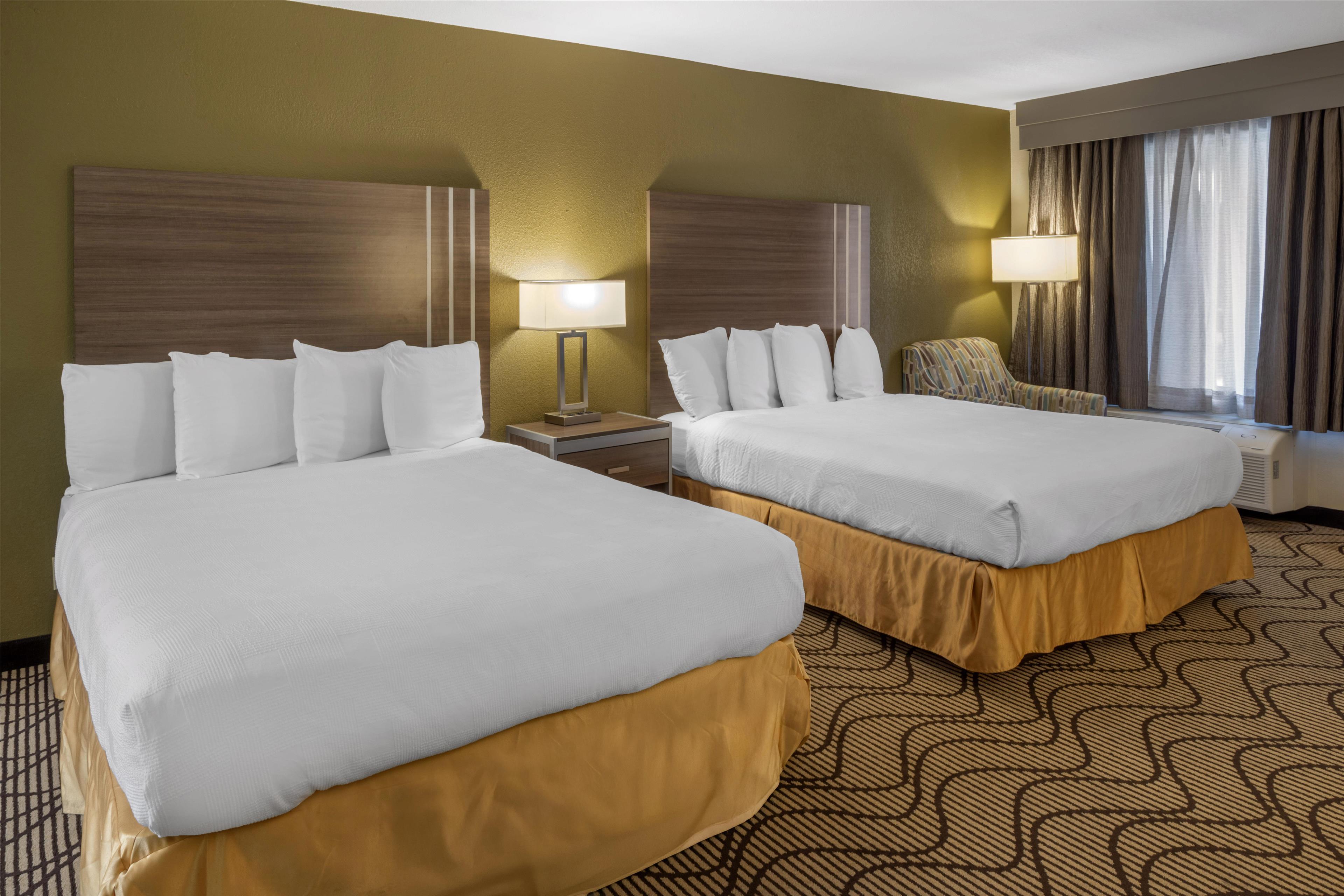 Quadruple Two Queen Beds