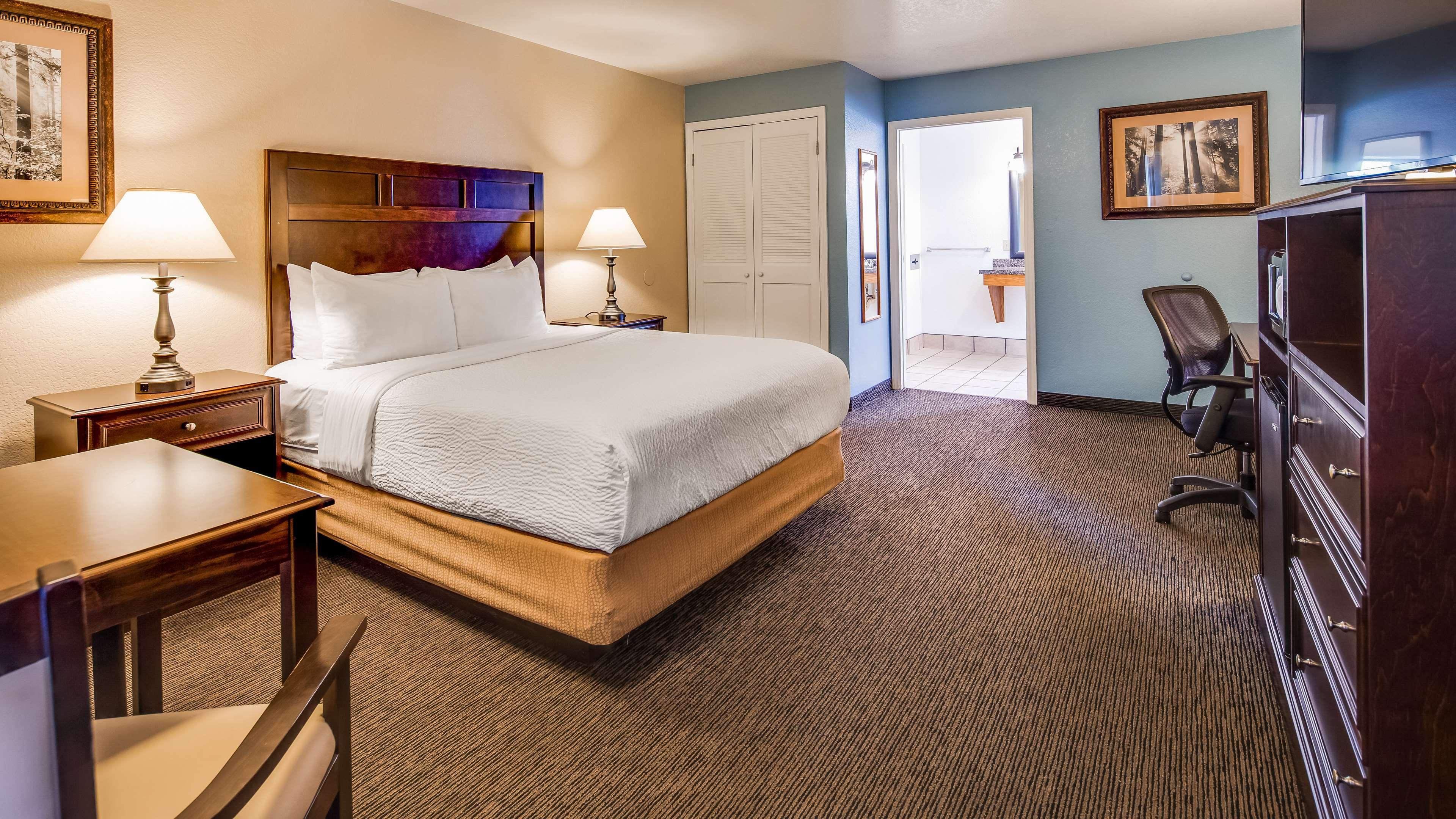 Double Accessible-queen Size Bed