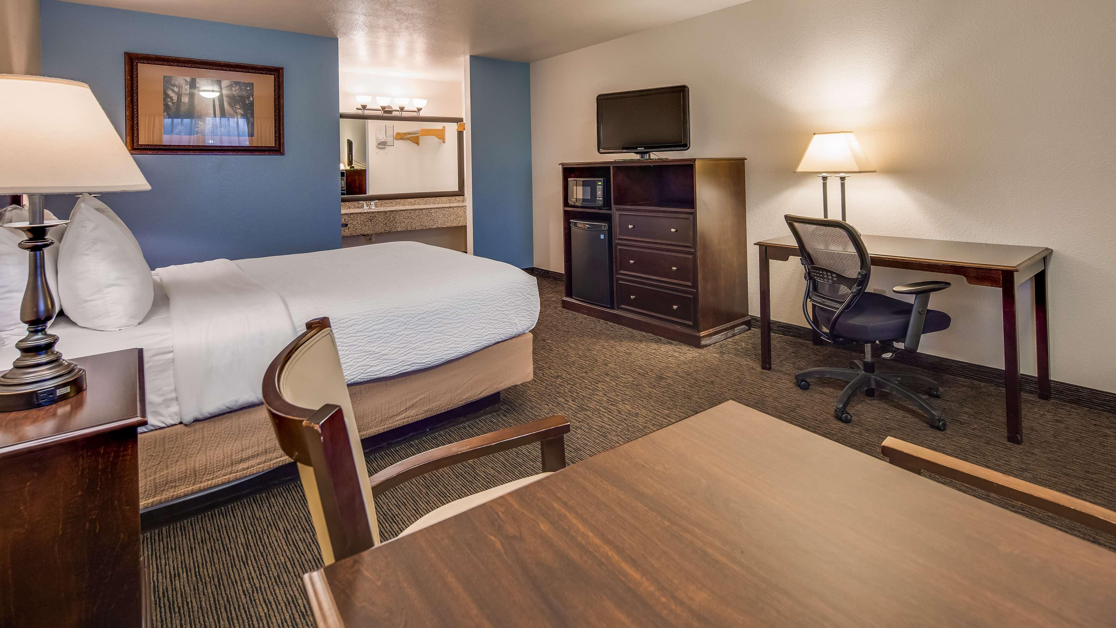 Double Accessible-queen Size Bed