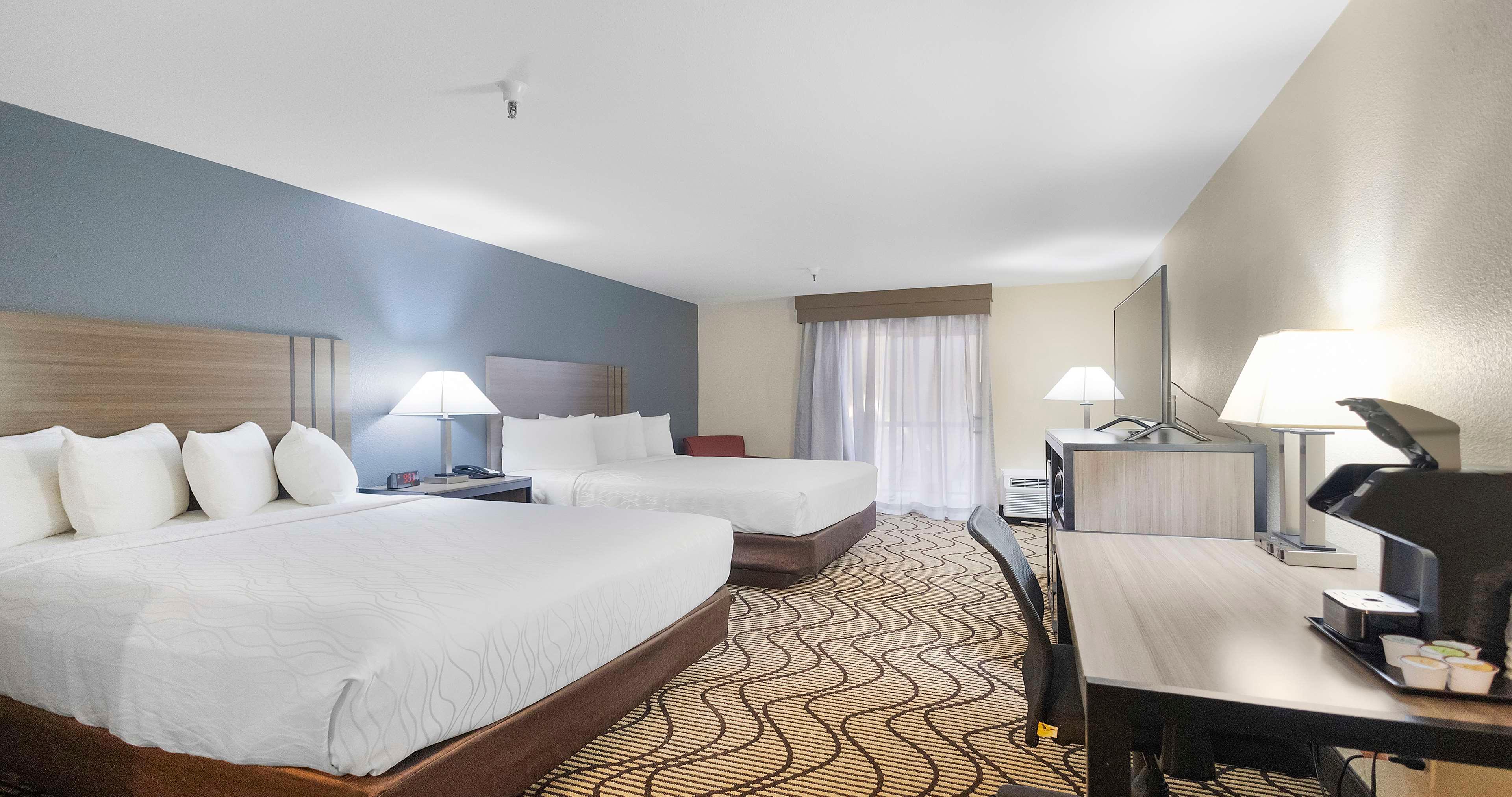 Quadruple Non Smoking