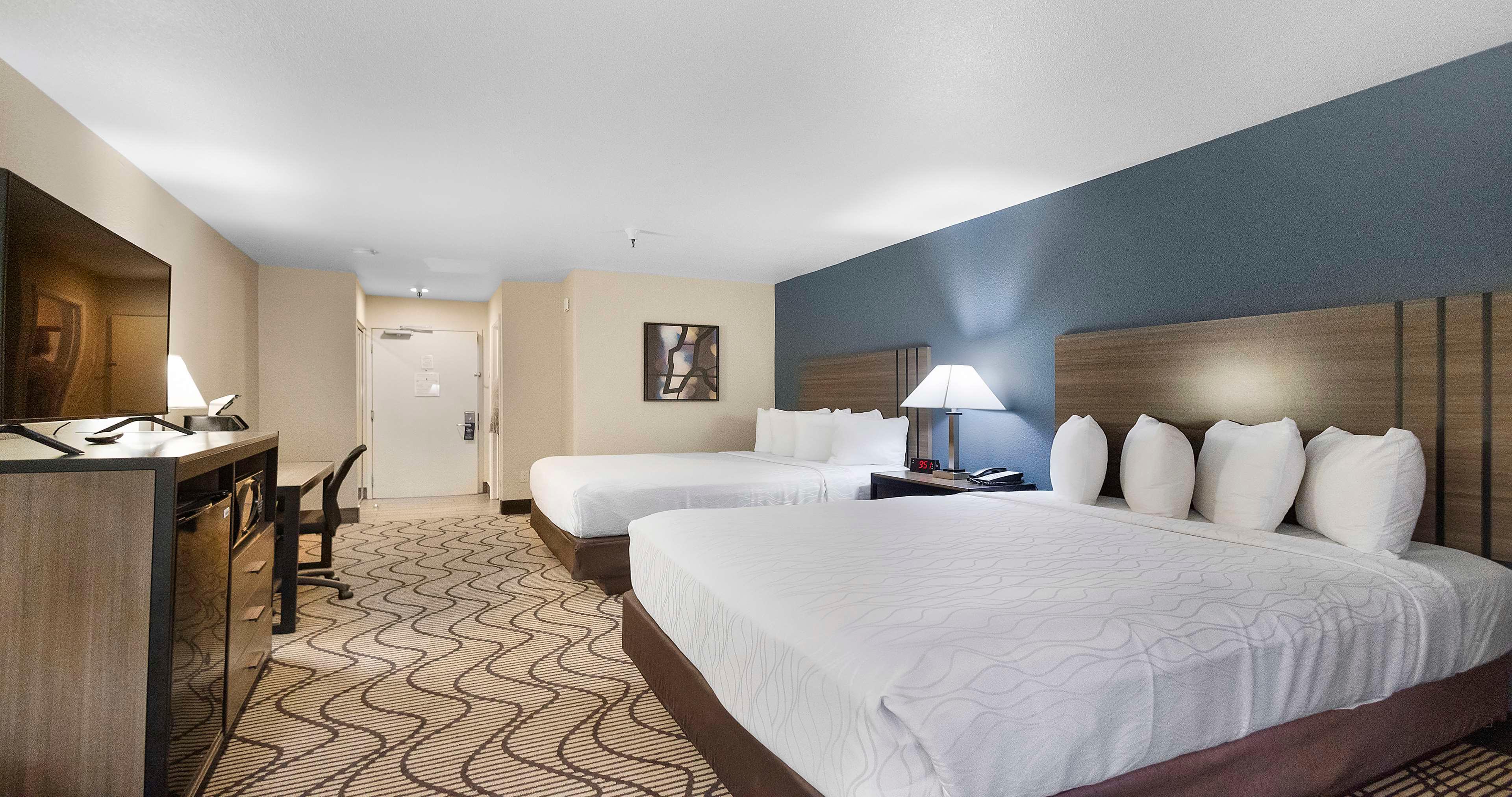 Quadruple Non Smoking