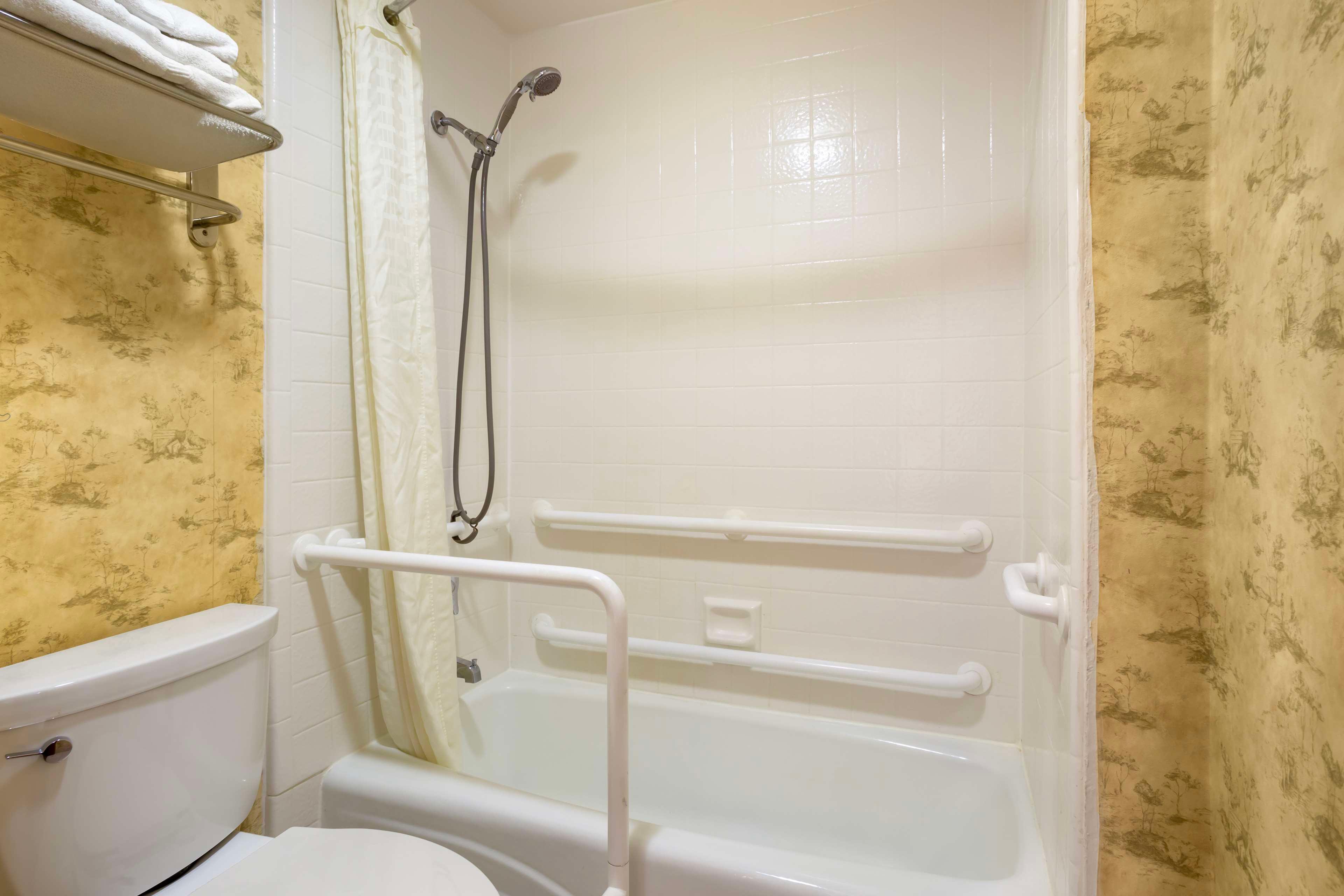 Quadruple Accessible-two Queen Beds