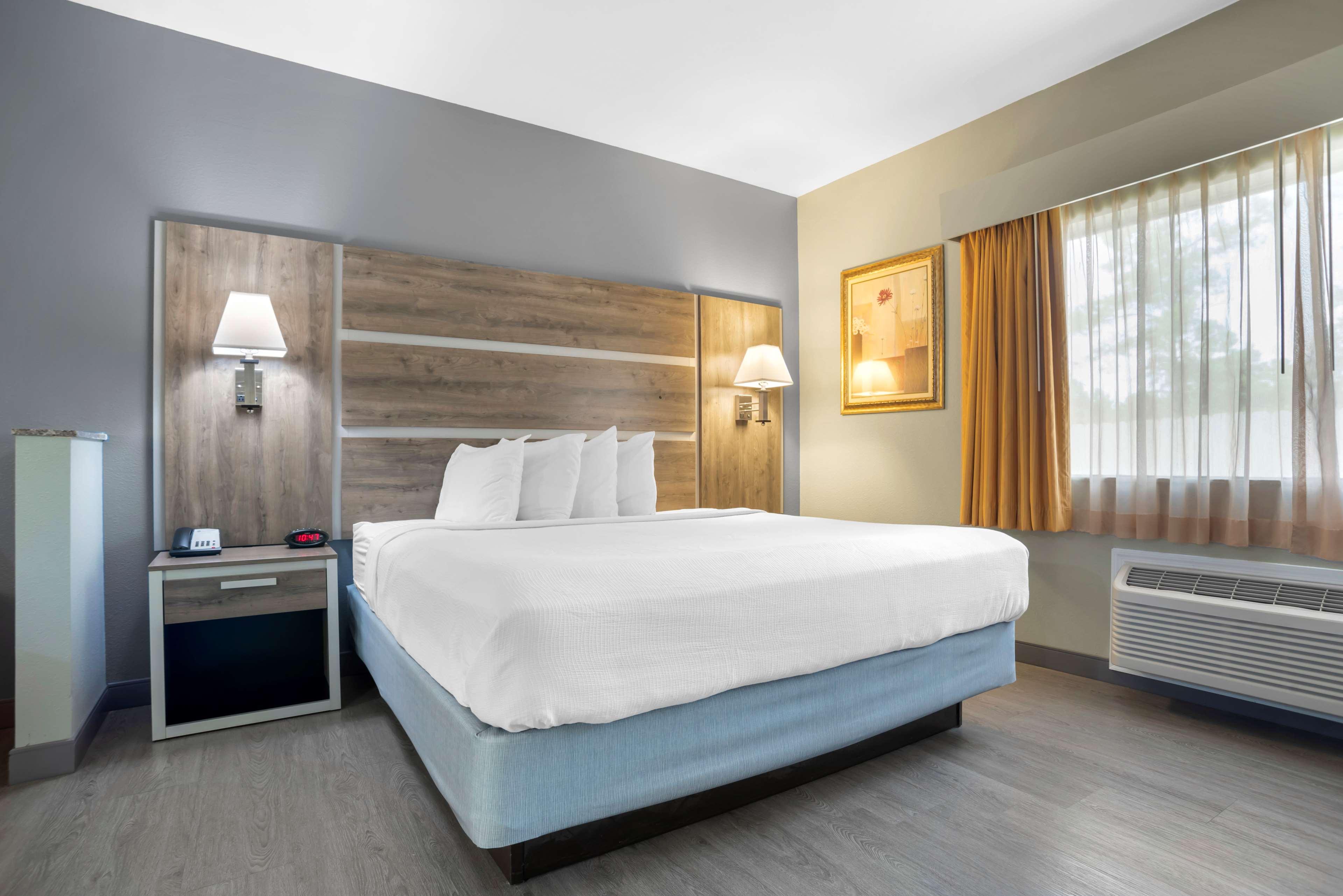 Room King Bed Non Smoking