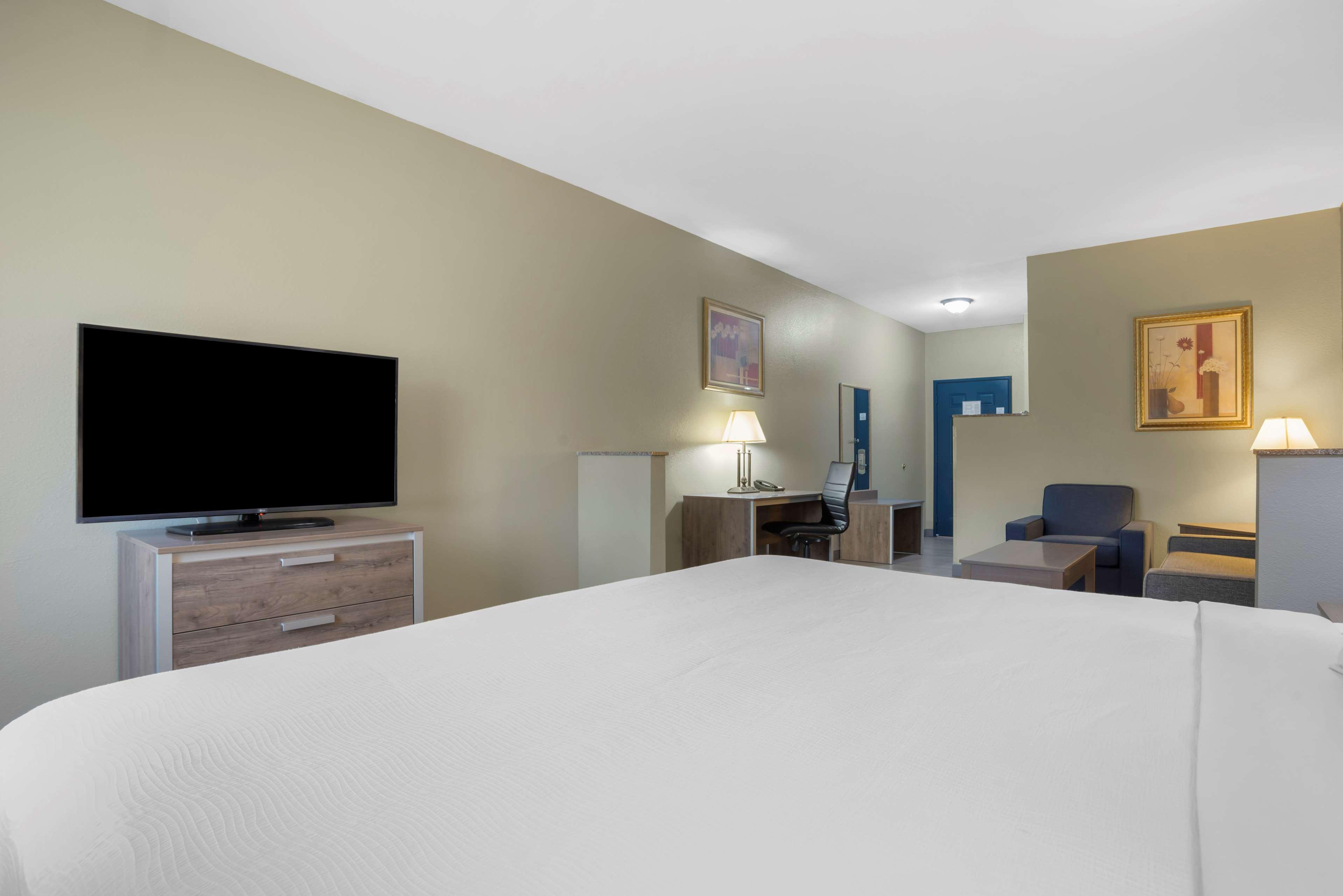 Room King Bed Non Smoking