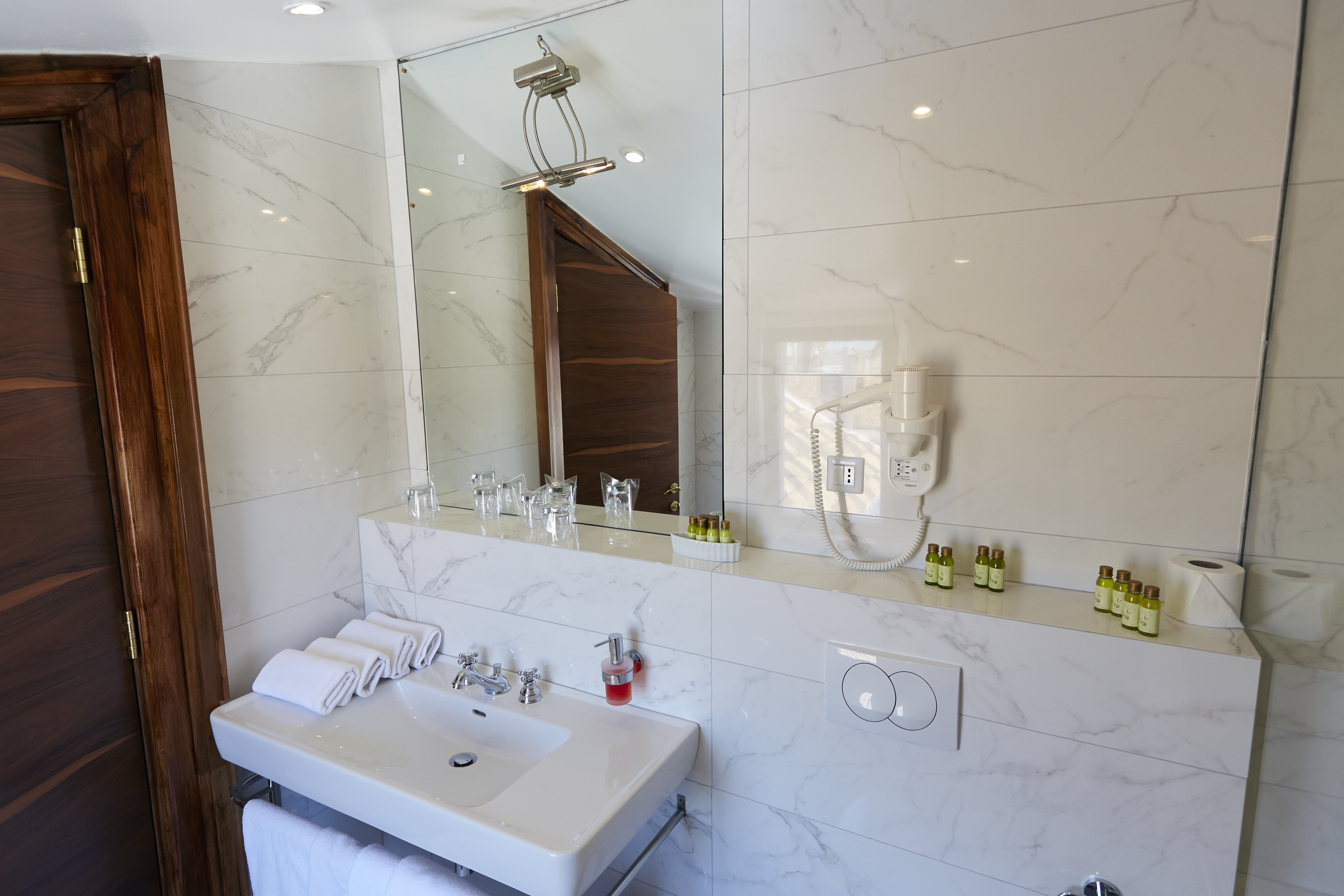 Suite Deluxe Sea View with Balcony