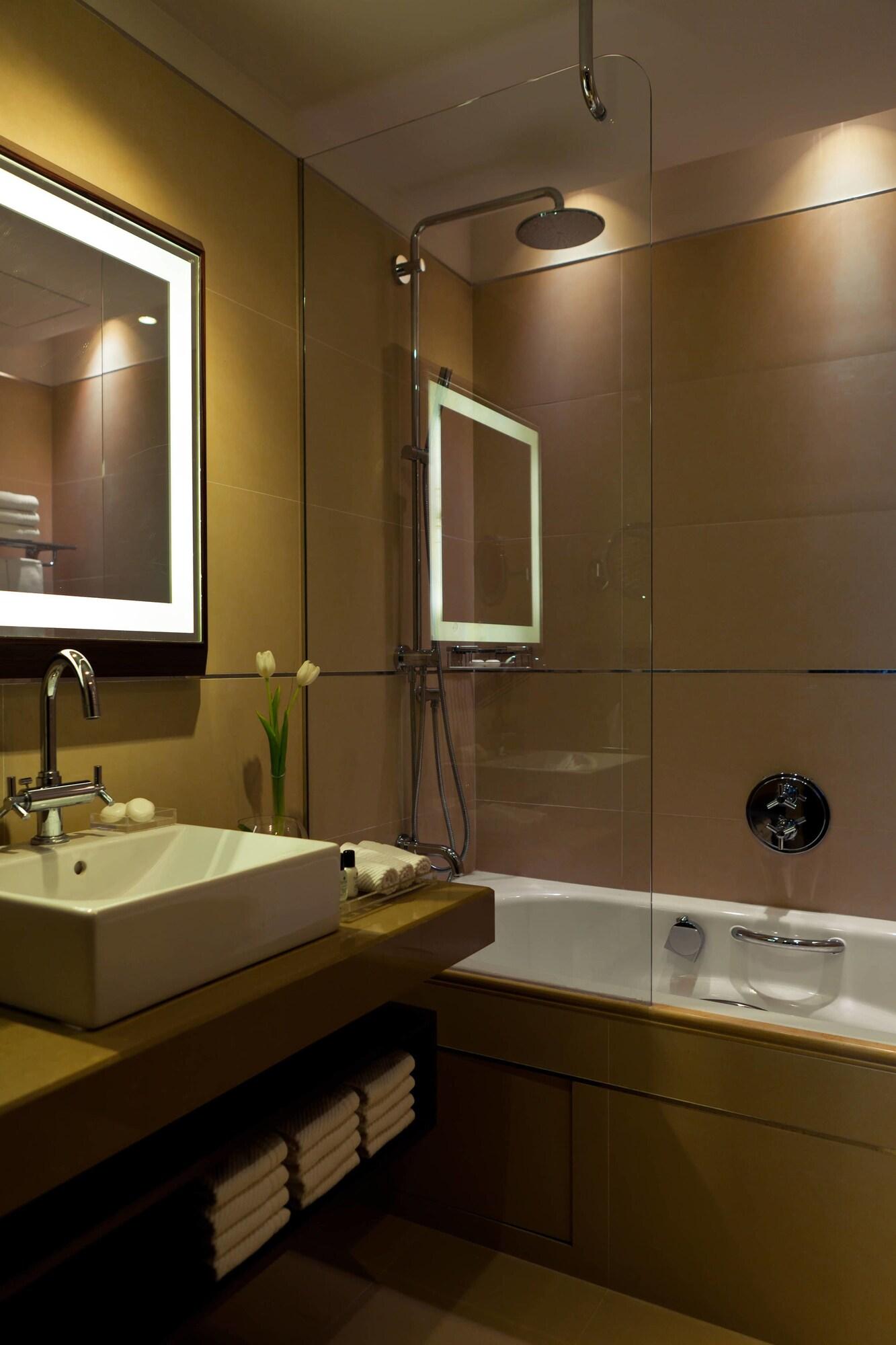 Double City View King Bed