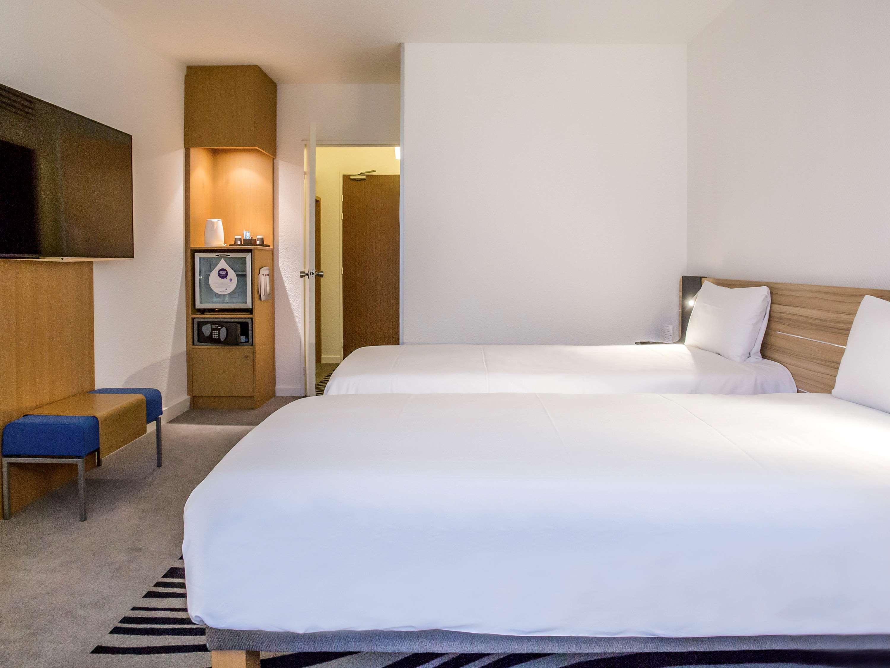 Double or Twin with Double Bed