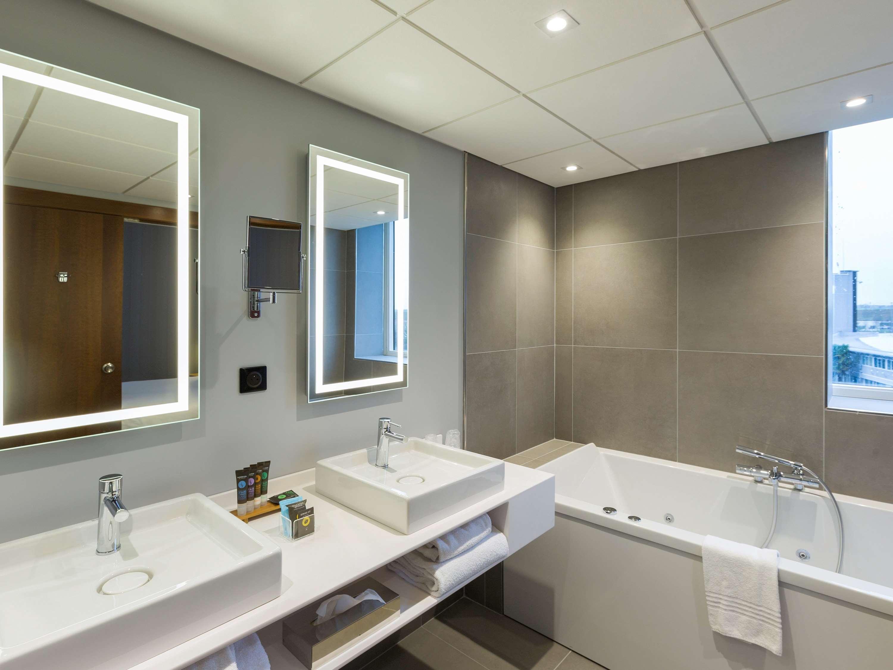 Junior Suite King Size Bed