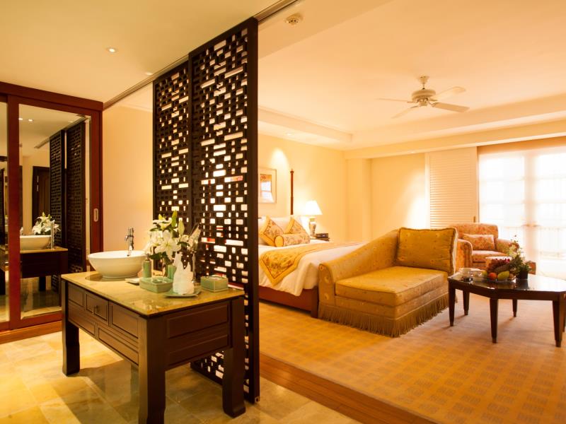 Studio King Size Bed