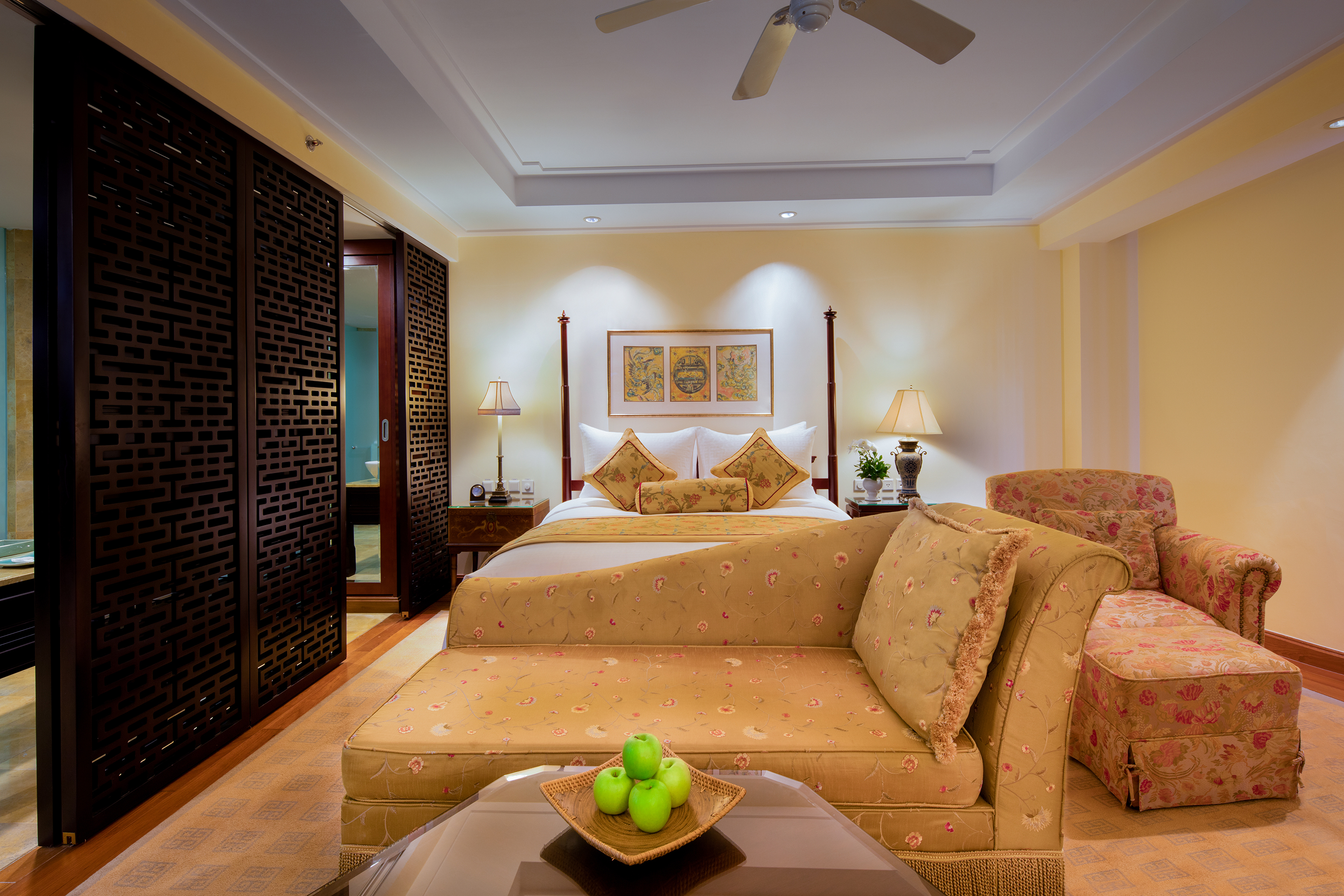 Studio King Size Bed