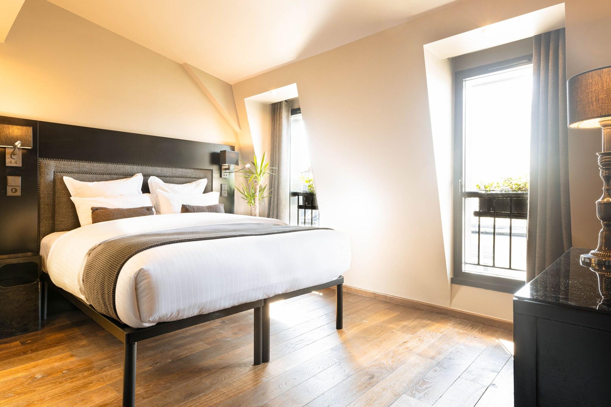 Double Deluxe Queen Bed