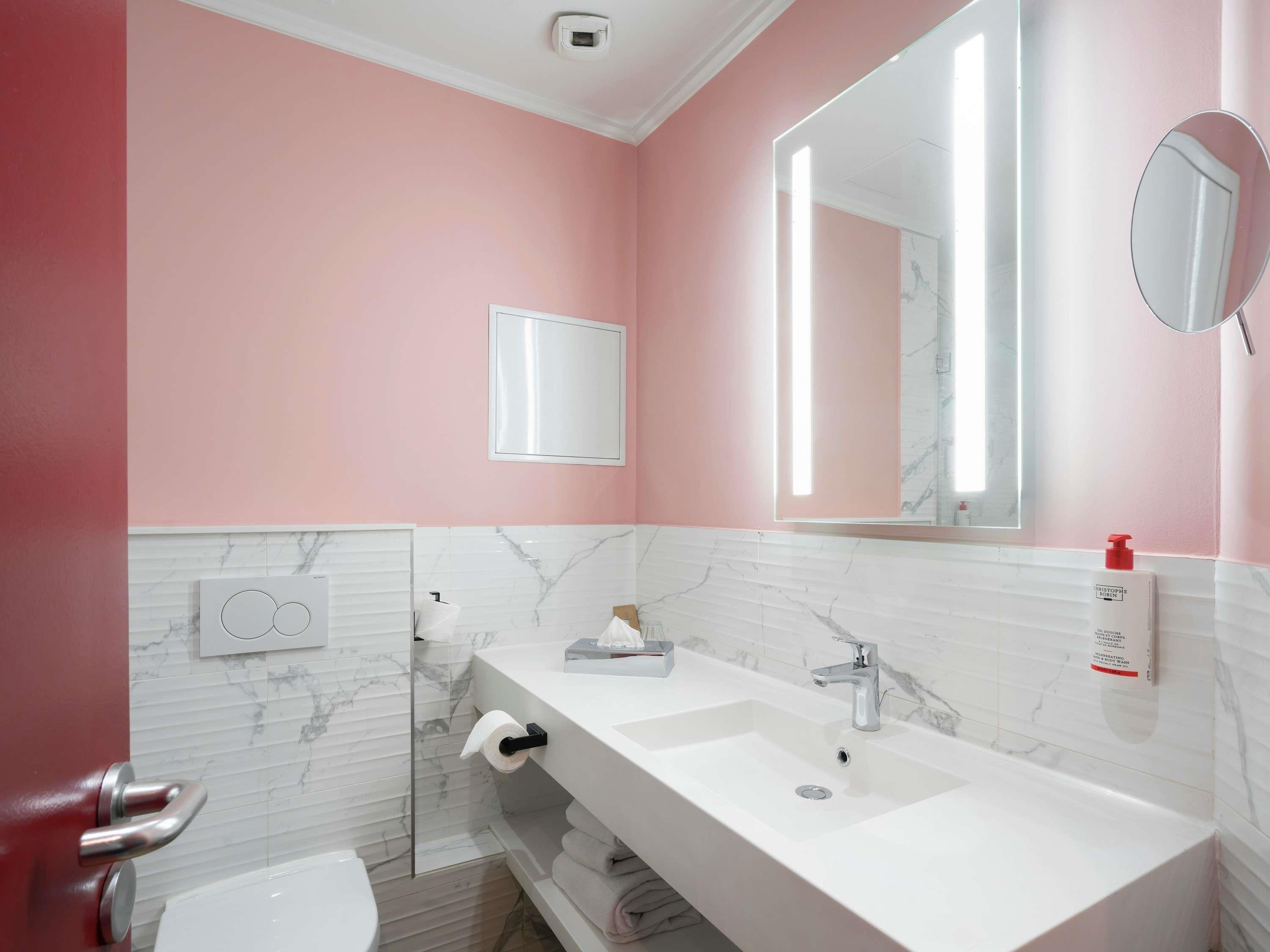 Double Classic Double Bed