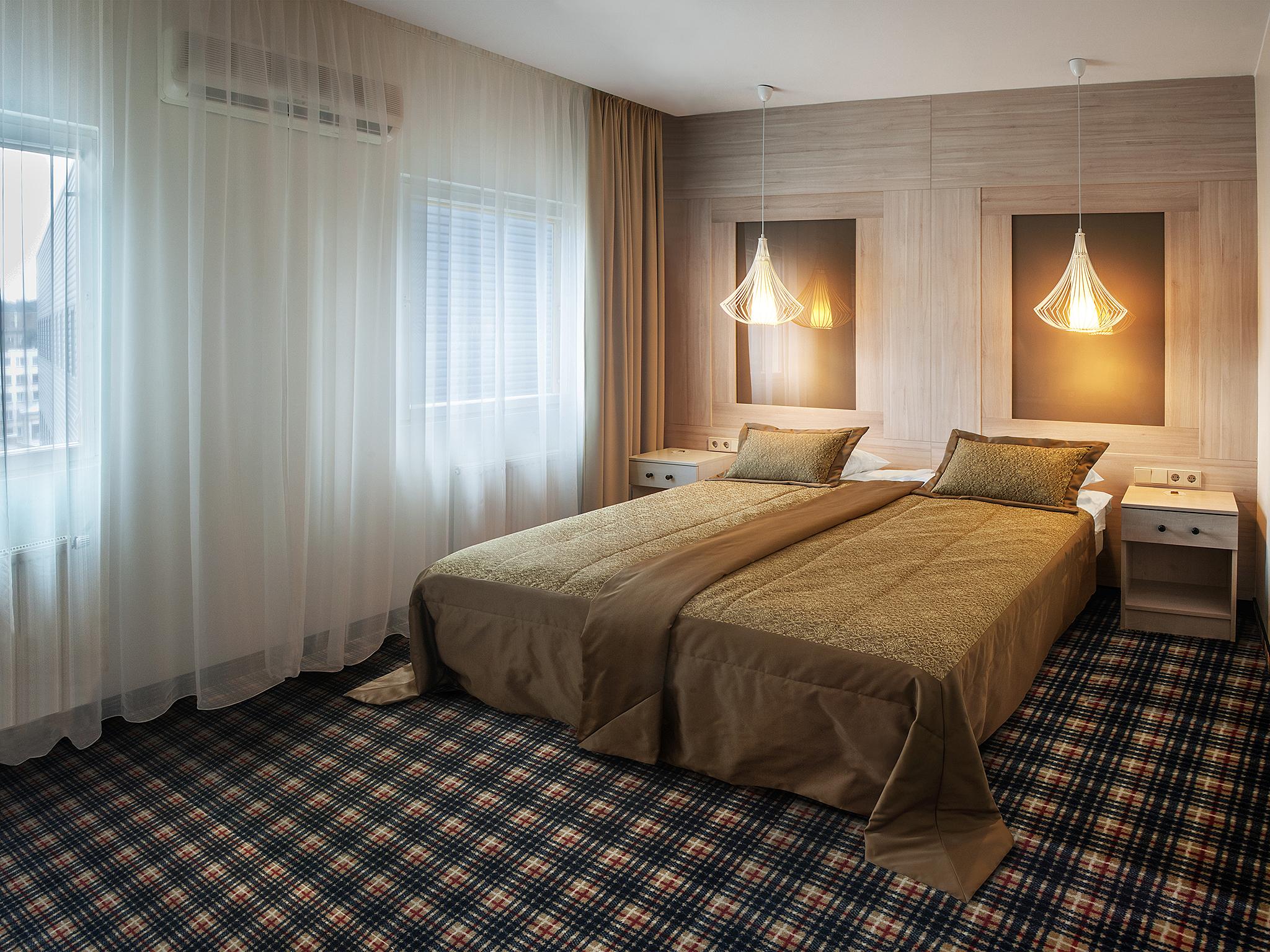 Double or Twin Standard