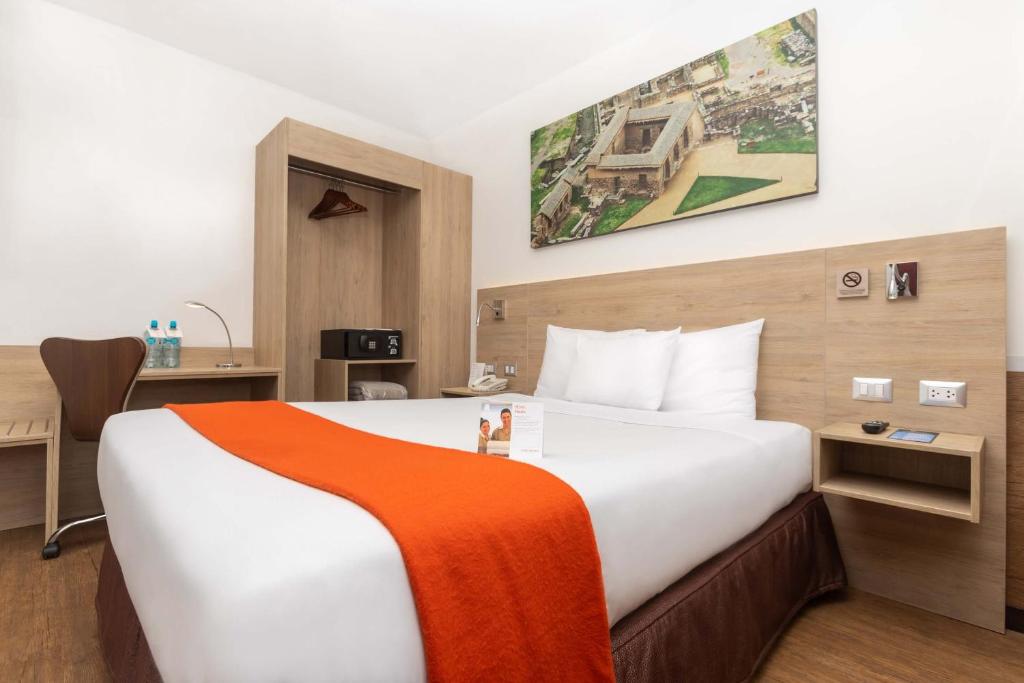 Double Queen Size Bed