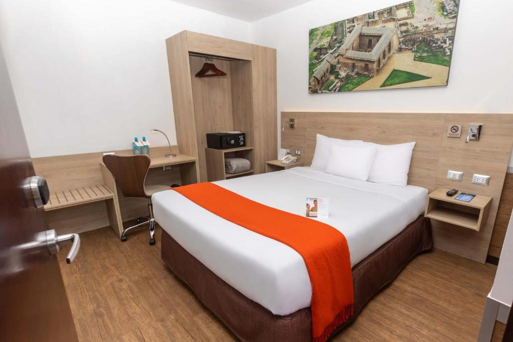 Double Queen Size Bed