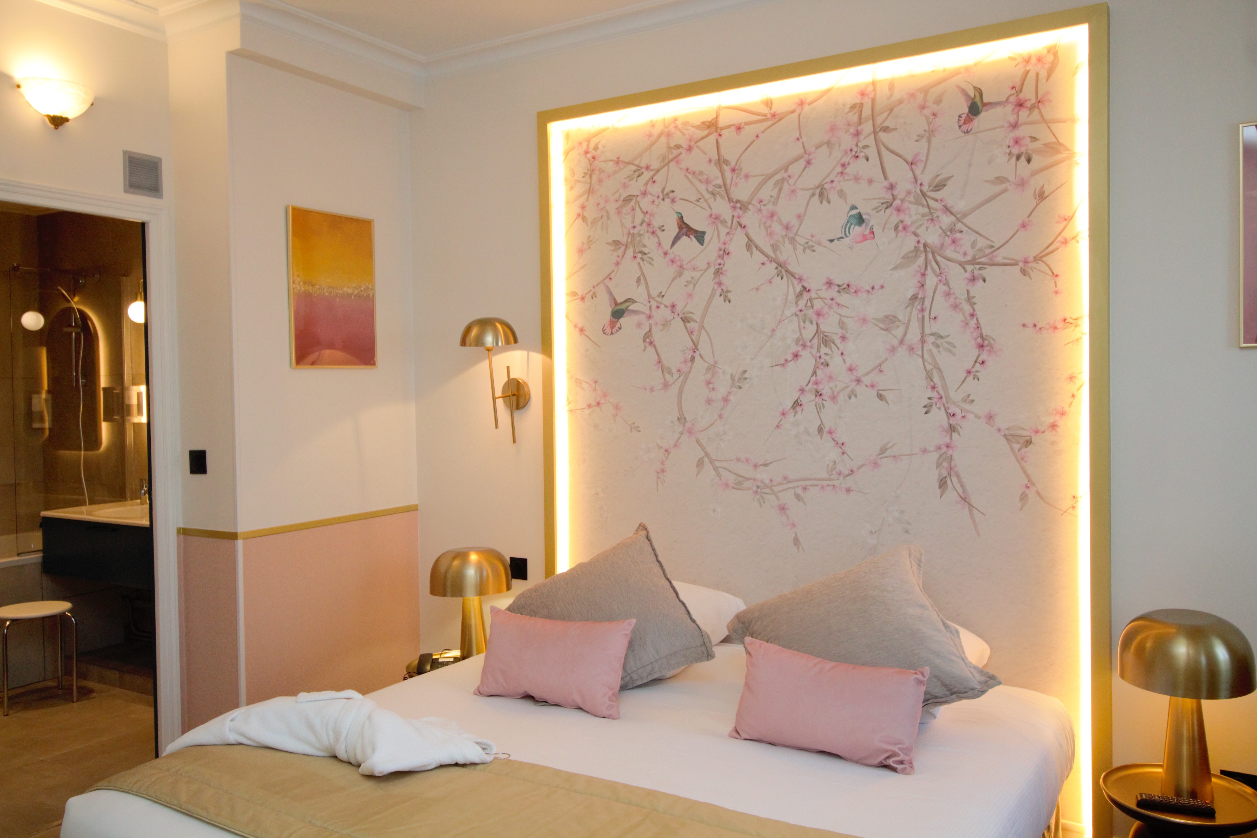 Double Deluxe King Bed