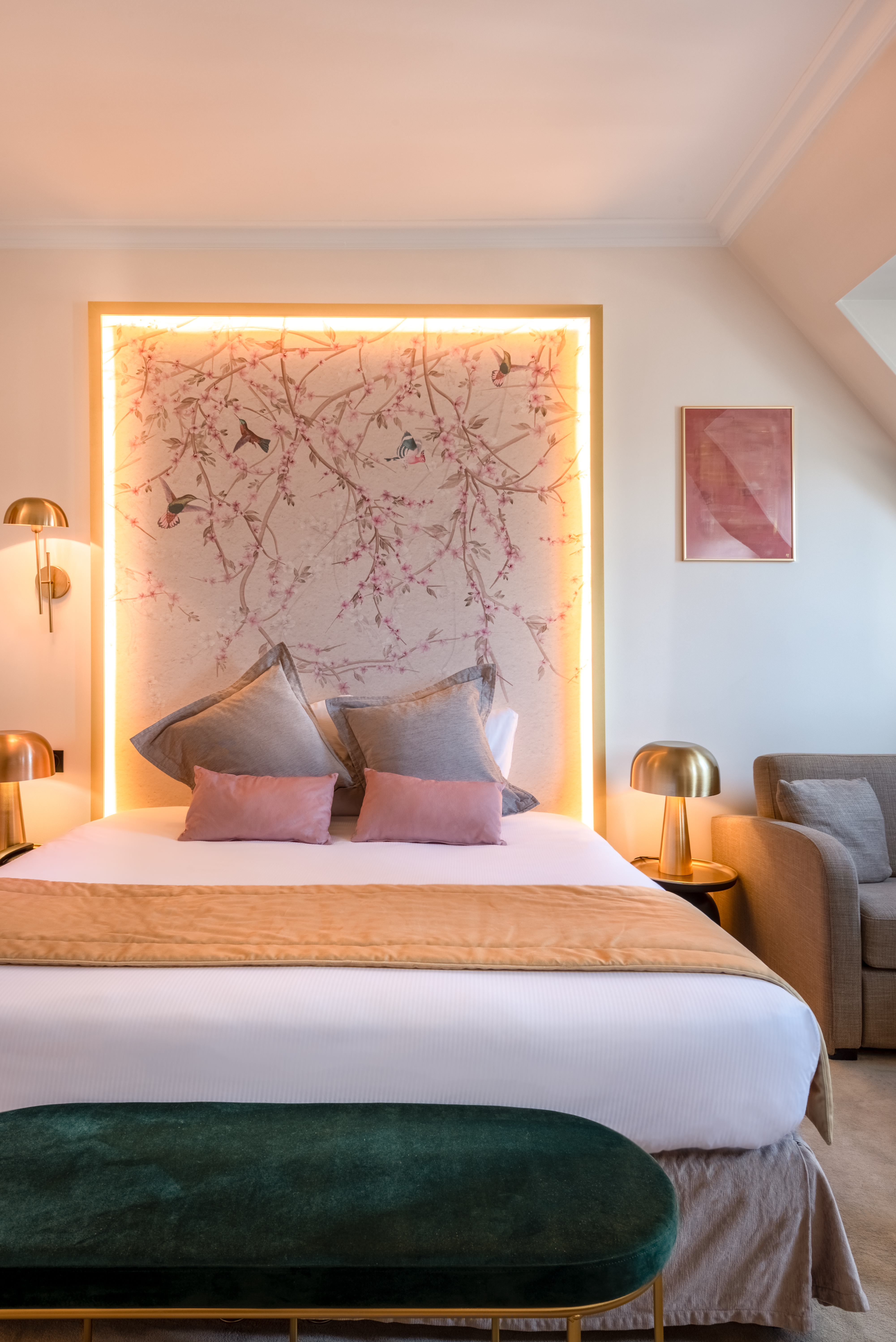 Double Deluxe King Bed