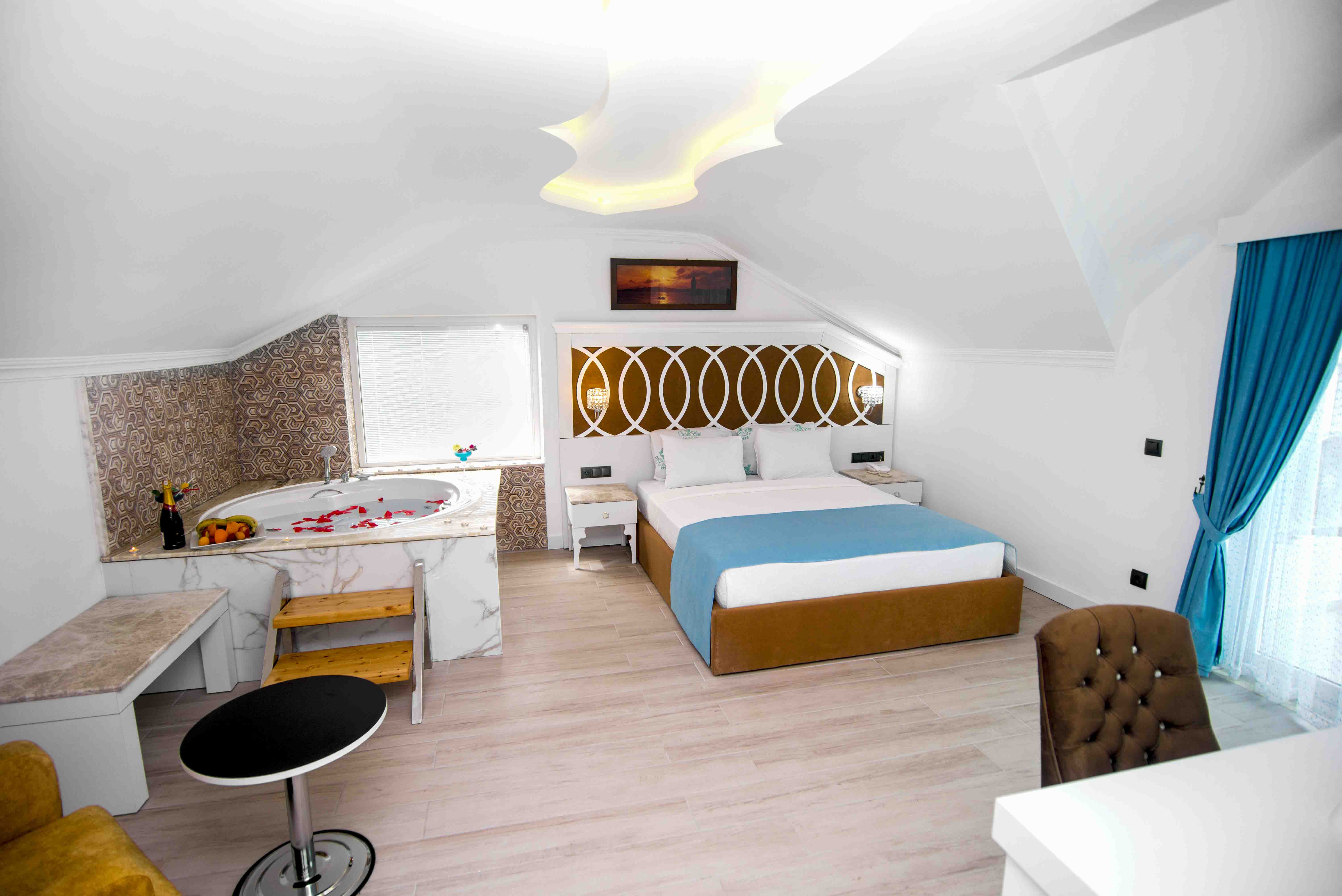 Double Deluxe with Jacuzzi