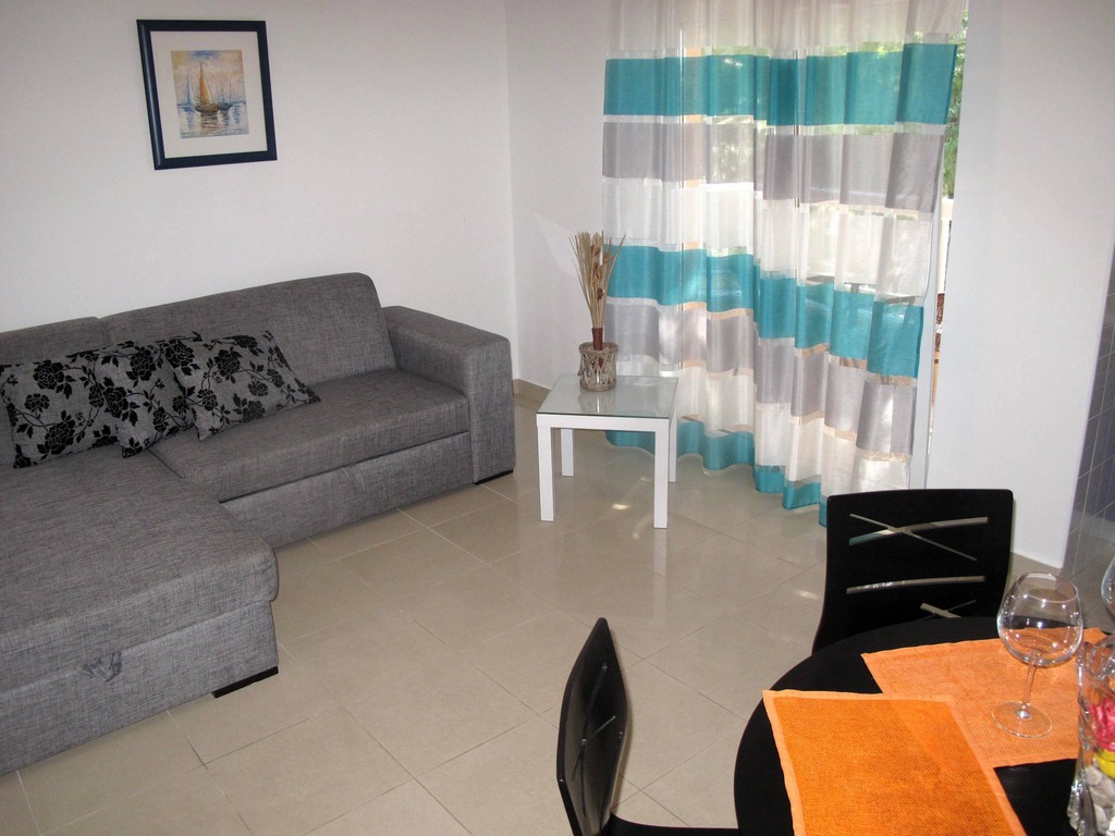 Apartment Capacity 4