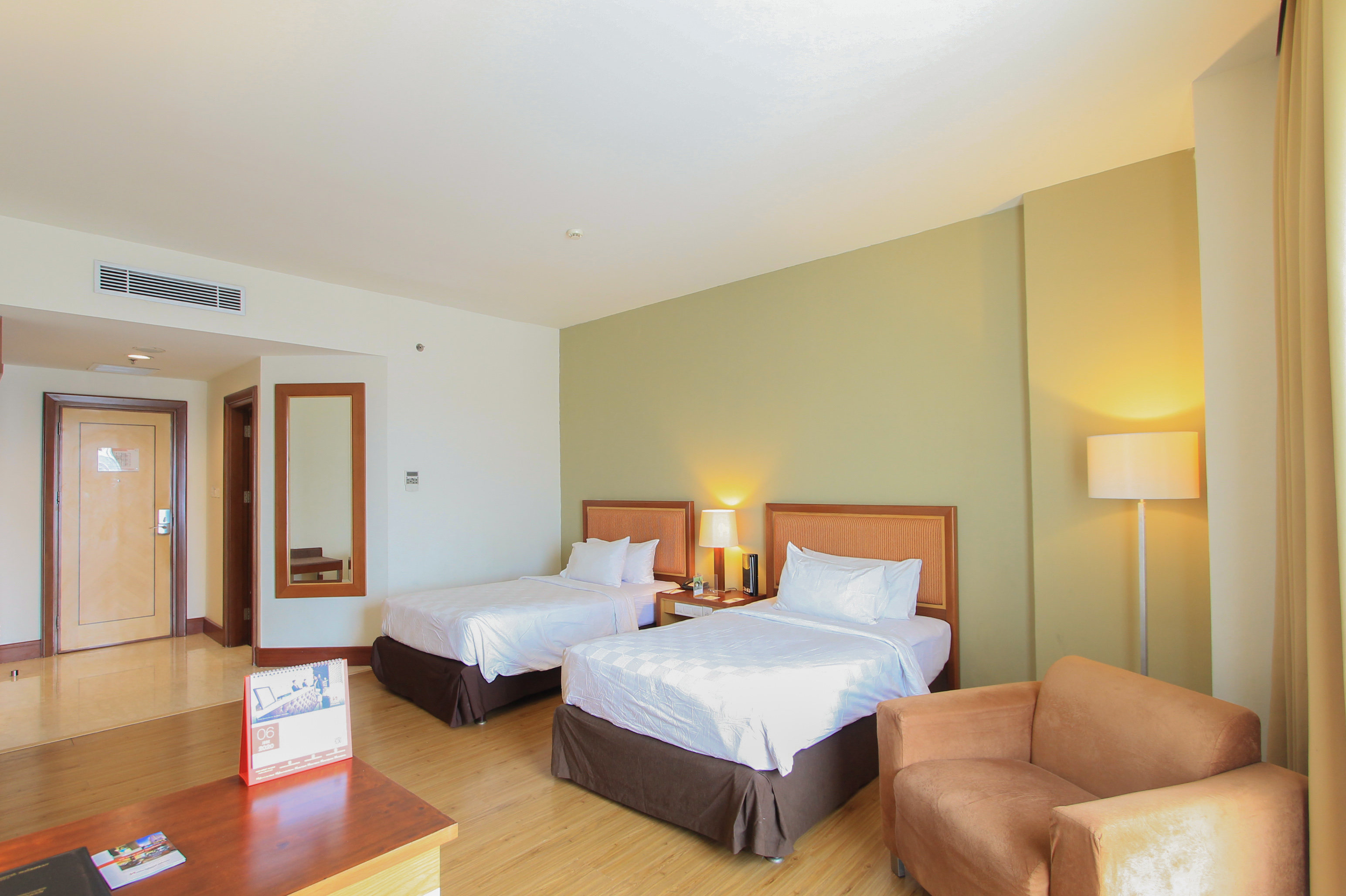 Twin Deluxe Superior