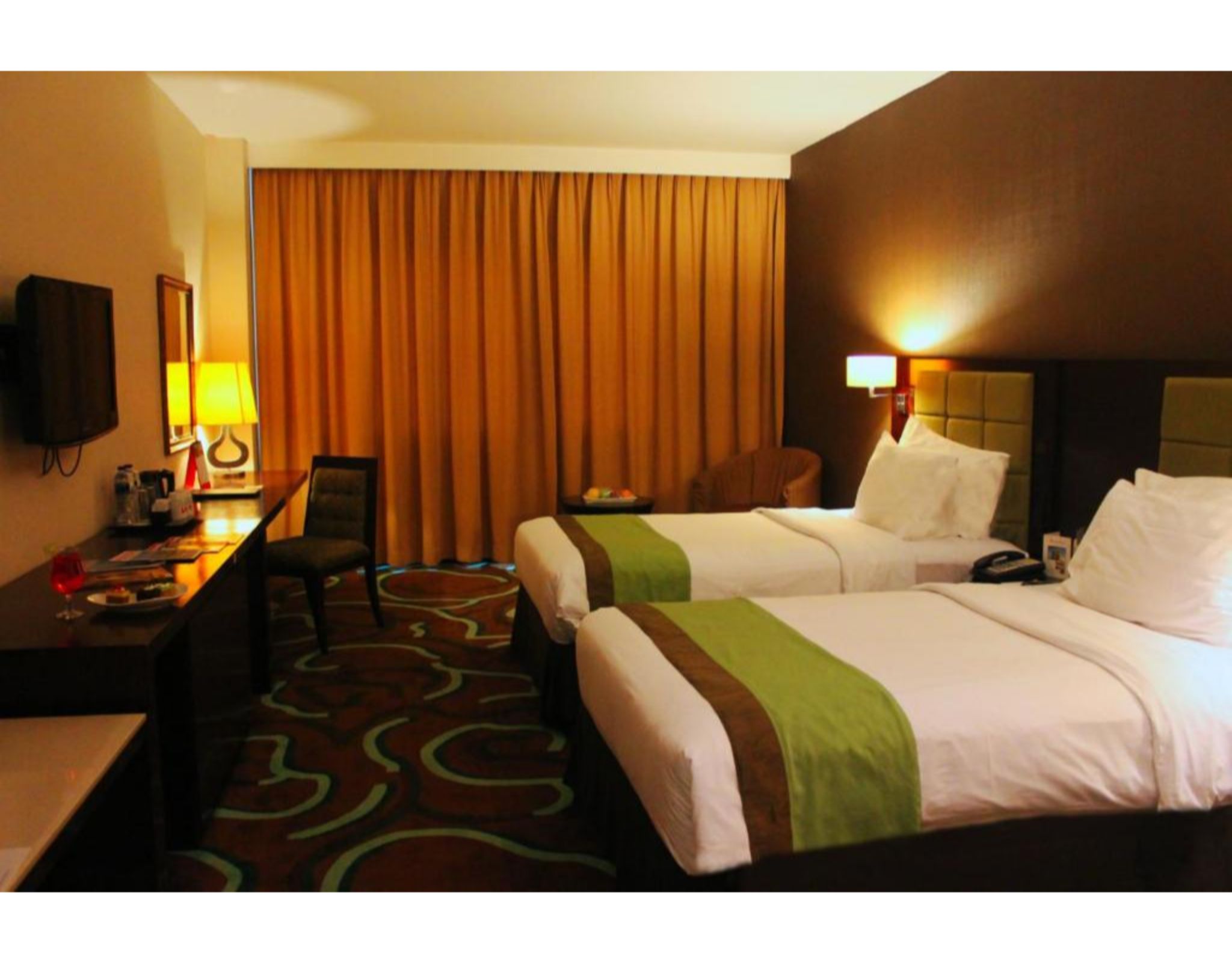 Twin Deluxe Superior